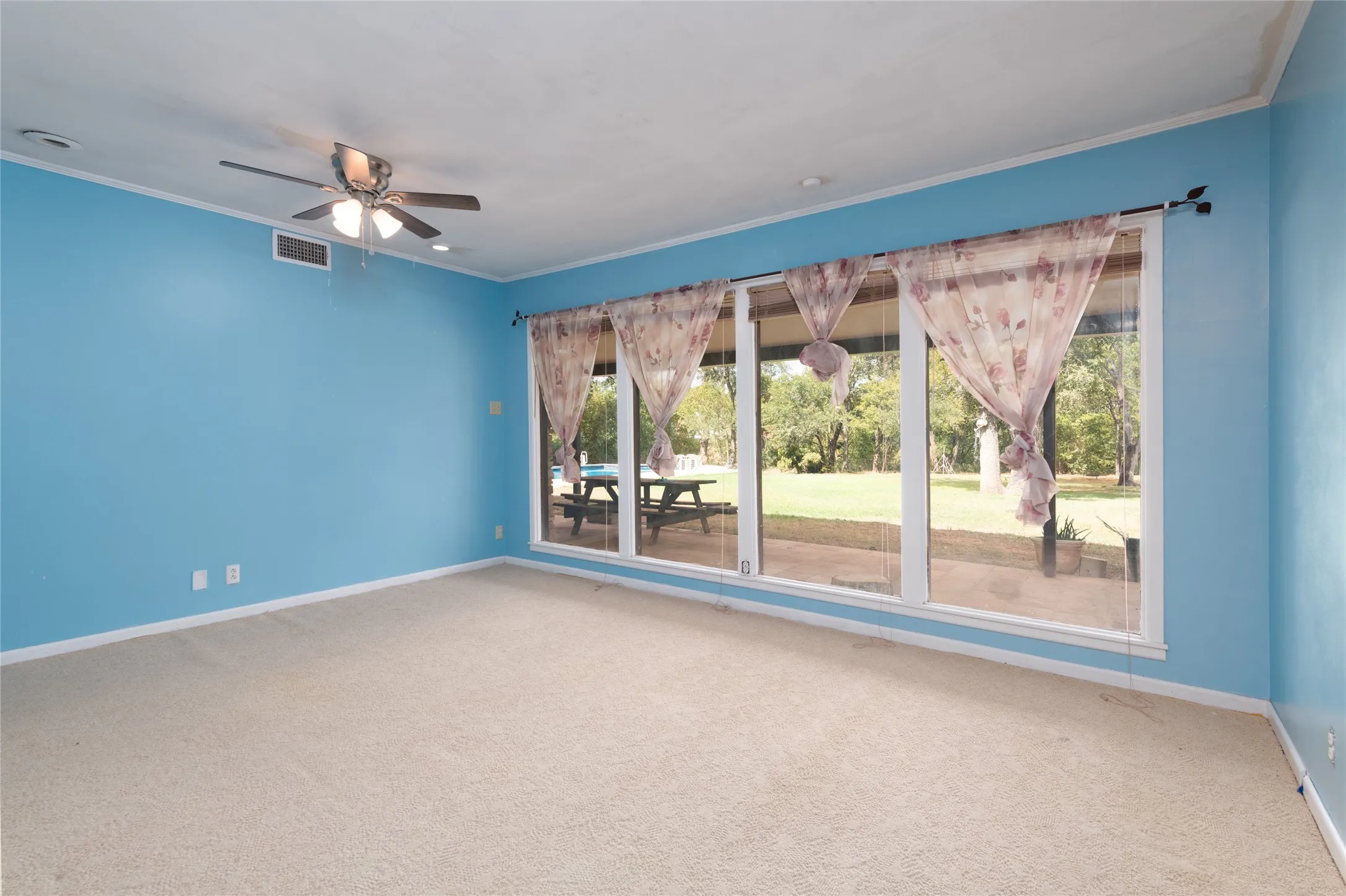 Single Family Residence For Sale in Taylor County , 15 Ninth Hole Street, Abilene, Texas 79603, 4 Bedroom, 5 Bathroom, 5 Garage spaces, 4,625 Sqft, built in 1960, mls#21396854, Real Estate Agent in Abilene, Homes For Sale in Taylor county, Homes For Sale in Abilene, Realtor in Abilene Texas, Real Estate Brokerage Independent Realty Texas, Luminita Cordes Realtor