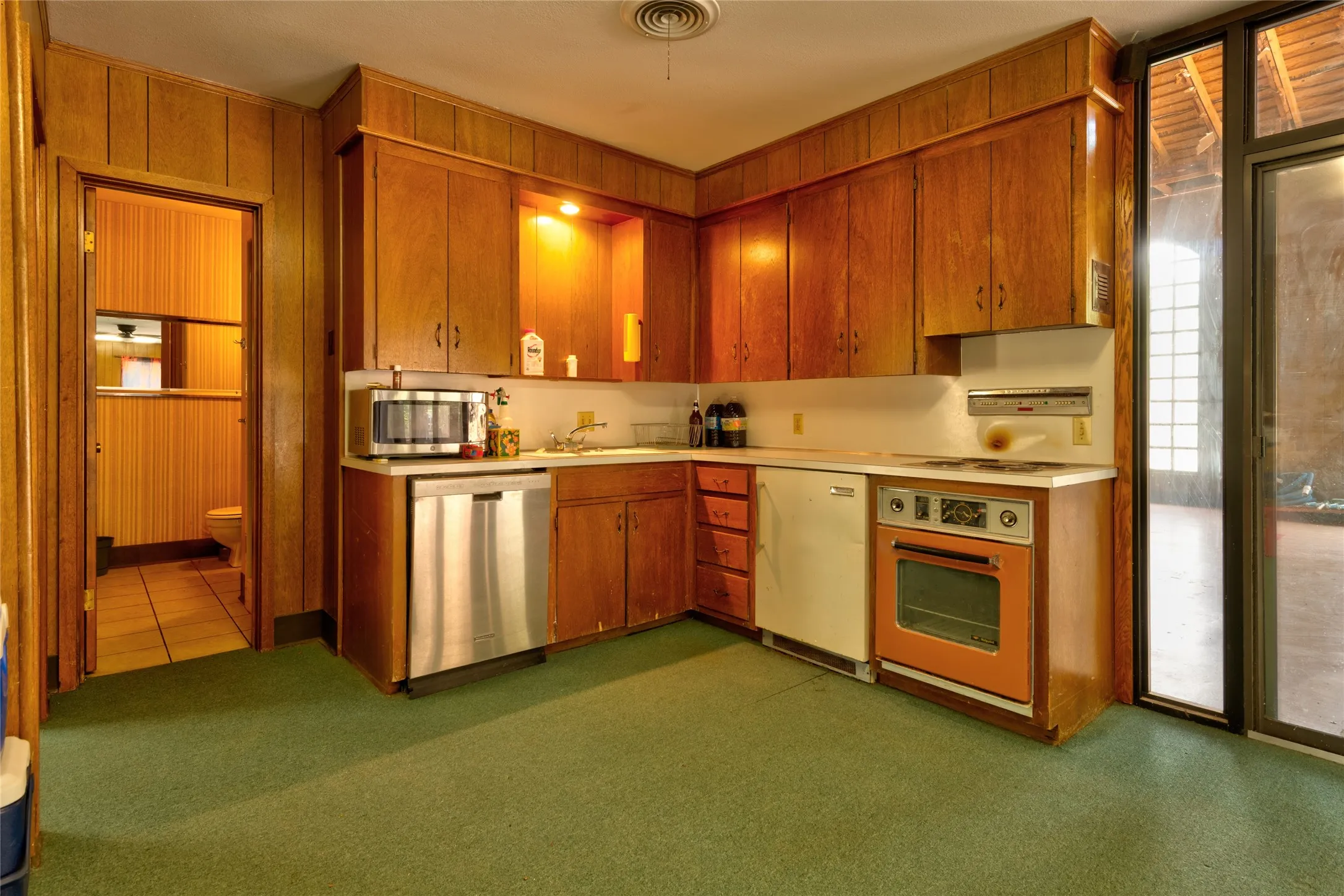 Single Family Residence For Sale in Taylor County , 15 Ninth Hole Street, Abilene, Texas 79603, 4 Bedroom, 5 Bathroom, 5 Garage spaces, 4,625 Sqft, built in 1960, mls#21396854, Real Estate Agent in Abilene, Homes For Sale in Taylor county, Homes For Sale in Abilene, Realtor in Abilene Texas, Real Estate Brokerage Independent Realty Texas, Luminita Cordes Realtor