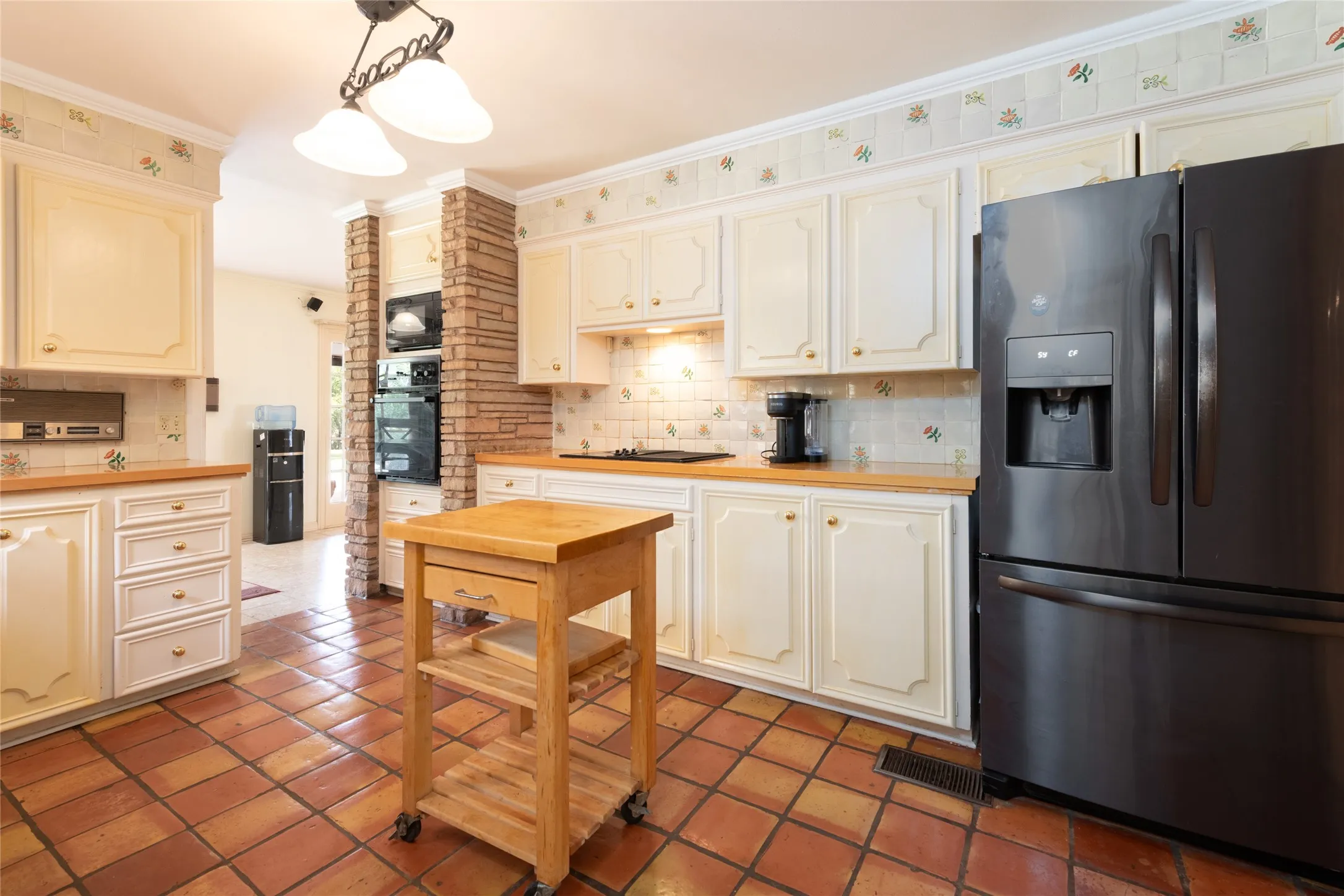 Single Family Residence For Sale in Taylor County , 15 Ninth Hole Street, Abilene, Texas 79603, 4 Bedroom, 5 Bathroom, 5 Garage spaces, 4,625 Sqft, built in 1960, mls#21396854, Real Estate Agent in Abilene, Homes For Sale in Taylor county, Homes For Sale in Abilene, Realtor in Abilene Texas, Real Estate Brokerage Independent Realty Texas, Luminita Cordes Realtor