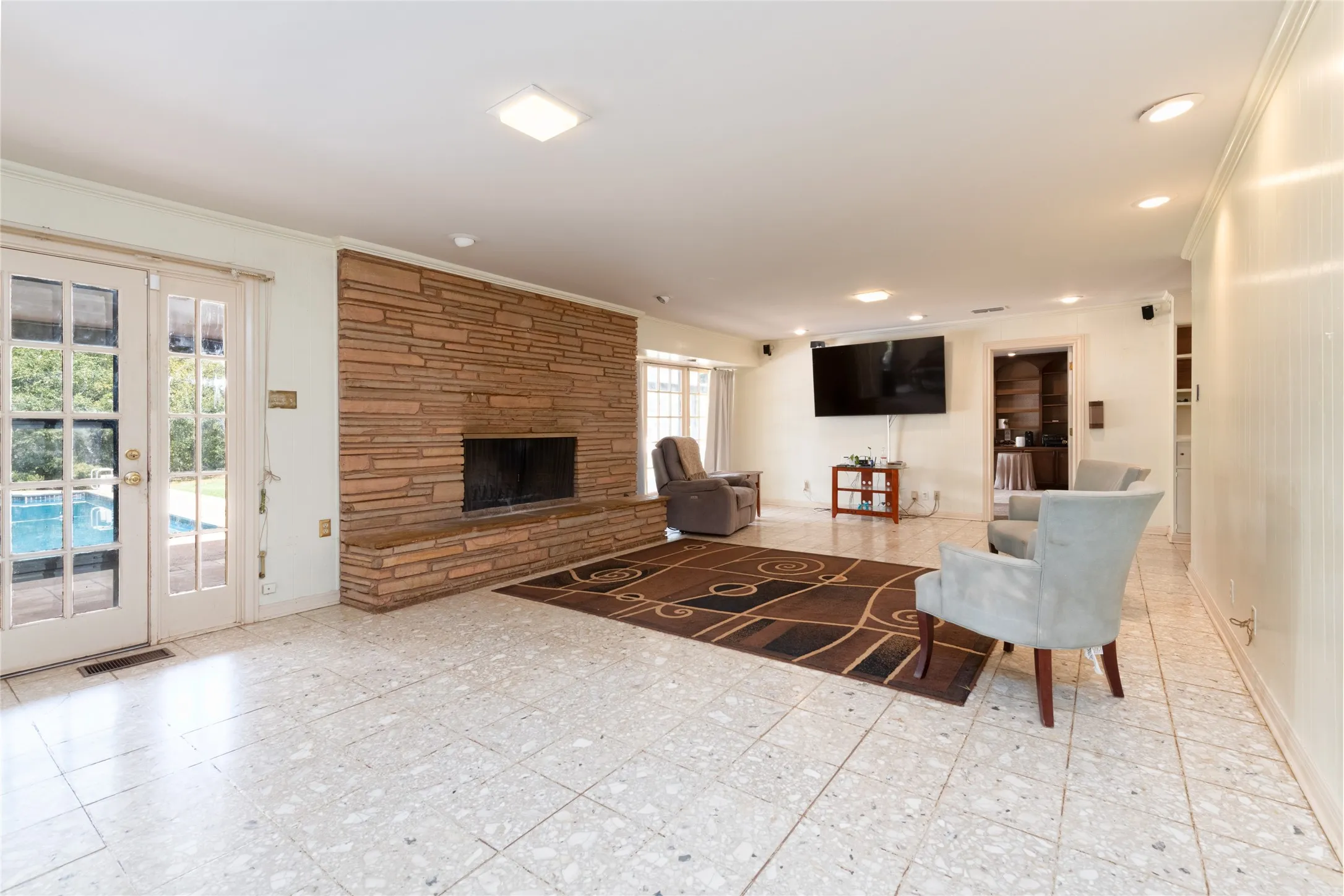 Single Family Residence For Sale in Taylor County , 15 Ninth Hole Street, Abilene, Texas 79603, 4 Bedroom, 5 Bathroom, 5 Garage spaces, 4,625 Sqft, built in 1960, mls#21396854, Real Estate Agent in Abilene, Homes For Sale in Taylor county, Homes For Sale in Abilene, Realtor in Abilene Texas, Real Estate Brokerage Independent Realty Texas, Luminita Cordes Realtor