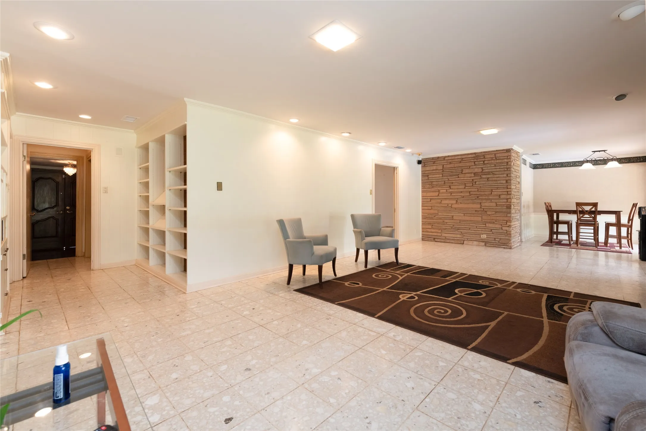 Single Family Residence For Sale in Taylor County , 15 Ninth Hole Street, Abilene, Texas 79603, 4 Bedroom, 5 Bathroom, 5 Garage spaces, 4,625 Sqft, built in 1960, mls#21396854, Real Estate Agent in Abilene, Homes For Sale in Taylor county, Homes For Sale in Abilene, Realtor in Abilene Texas, Real Estate Brokerage Independent Realty Texas, Luminita Cordes Realtor