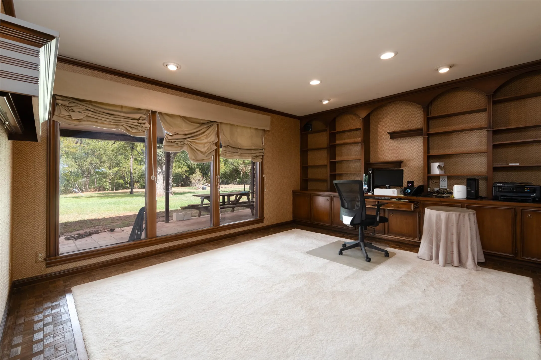 Single Family Residence For Sale in Taylor County , 15 Ninth Hole Street, Abilene, Texas 79603, 4 Bedroom, 5 Bathroom, 5 Garage spaces, 4,625 Sqft, built in 1960, mls#21396854, Real Estate Agent in Abilene, Homes For Sale in Taylor county, Homes For Sale in Abilene, Realtor in Abilene Texas, Real Estate Brokerage Independent Realty Texas, Luminita Cordes Realtor