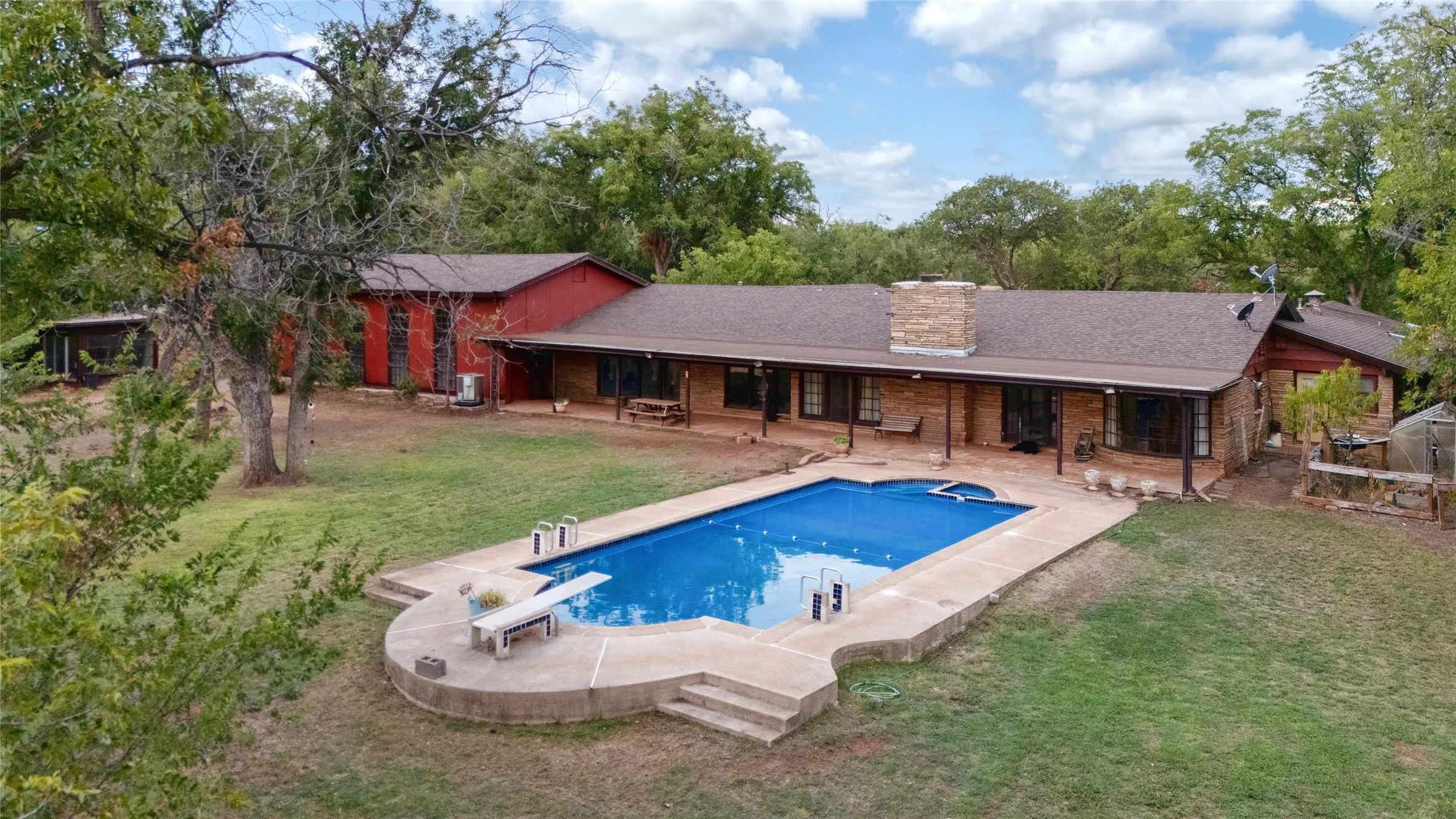 Single Family Residence For Sale in Taylor County , 15 Ninth Hole Street, Abilene, Texas 79603, 4 Bedroom, 5 Bathroom, 5 Garage spaces, 4,625 Sqft, built in 1960, mls#21396854, Real Estate Agent in Abilene, Homes For Sale in Taylor county, Homes For Sale in Abilene, Realtor in Abilene Texas, Real Estate Brokerage Independent Realty Texas, Luminita Cordes Realtor