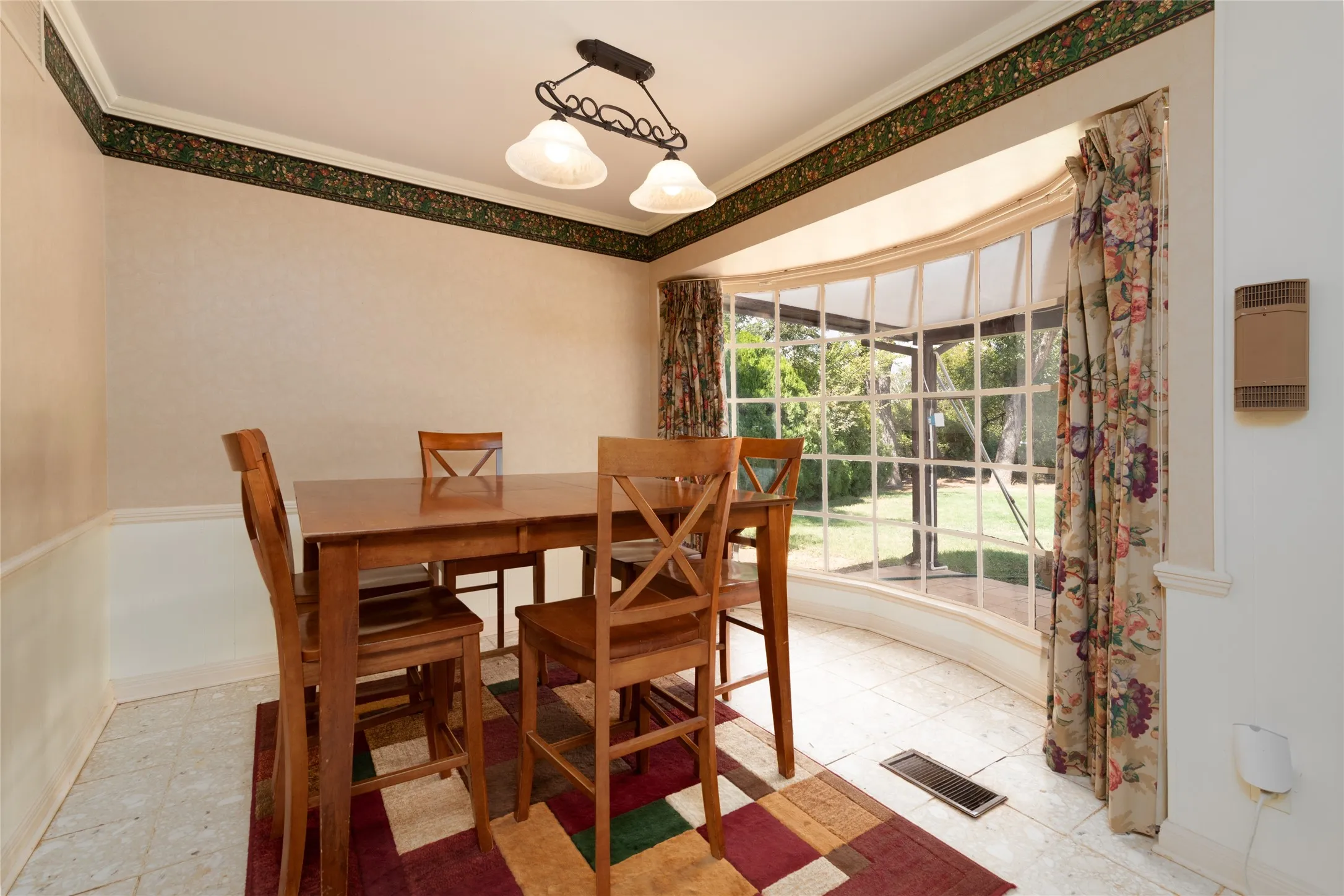 Single Family Residence For Sale in Taylor County , 15 Ninth Hole Street, Abilene, Texas 79603, 4 Bedroom, 5 Bathroom, 5 Garage spaces, 4,625 Sqft, built in 1960, mls#21396854, Real Estate Agent in Abilene, Homes For Sale in Taylor county, Homes For Sale in Abilene, Realtor in Abilene Texas, Real Estate Brokerage Independent Realty Texas, Luminita Cordes Realtor