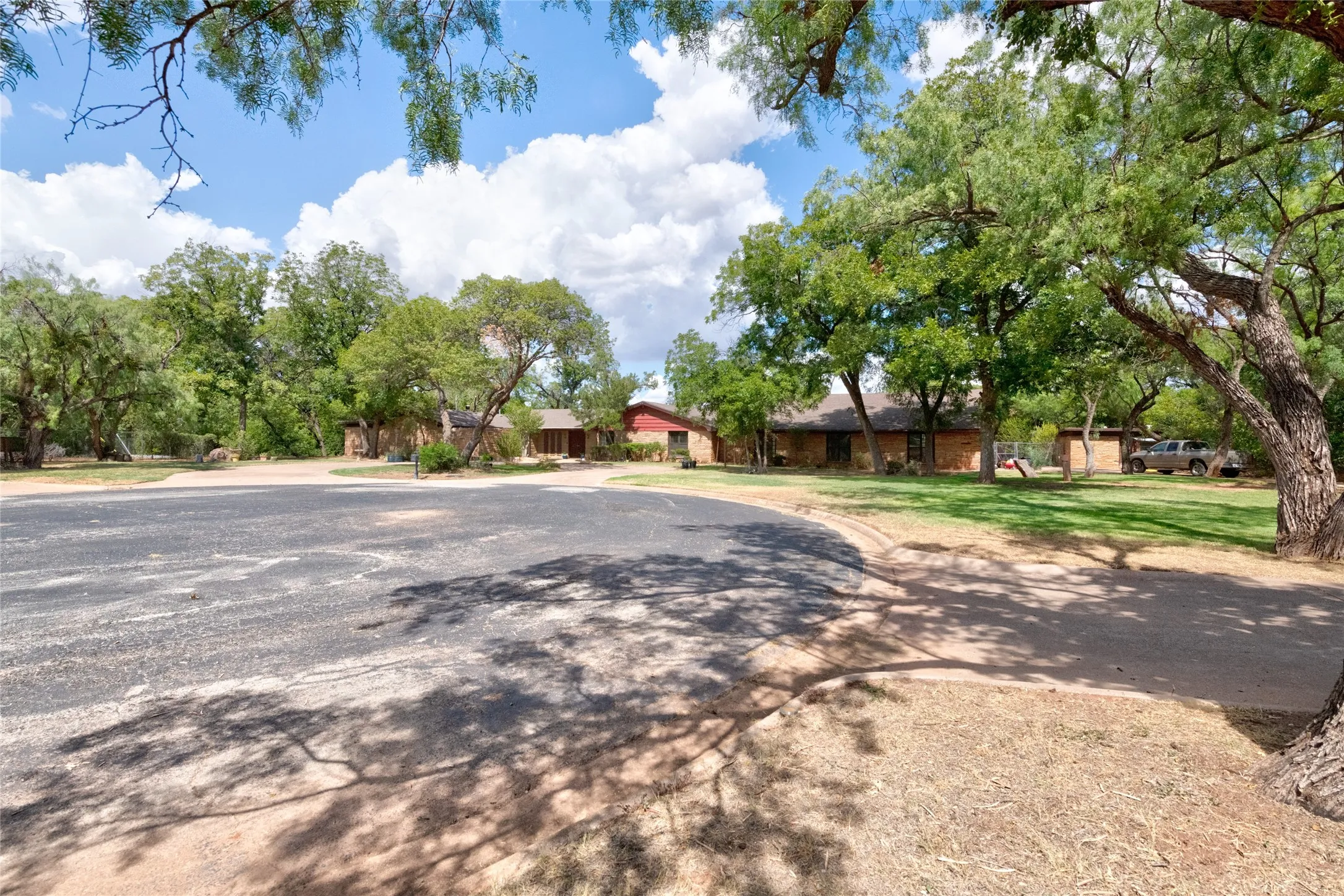 Single Family Residence For Sale in Taylor County , 15 Ninth Hole Street, Abilene, Texas 79603, 4 Bedroom, 5 Bathroom, 5 Garage spaces, 4,625 Sqft, built in 1960, mls#21396854, Real Estate Agent in Abilene, Homes For Sale in Taylor county, Homes For Sale in Abilene, Realtor in Abilene Texas, Real Estate Brokerage Independent Realty Texas, Luminita Cordes Realtor