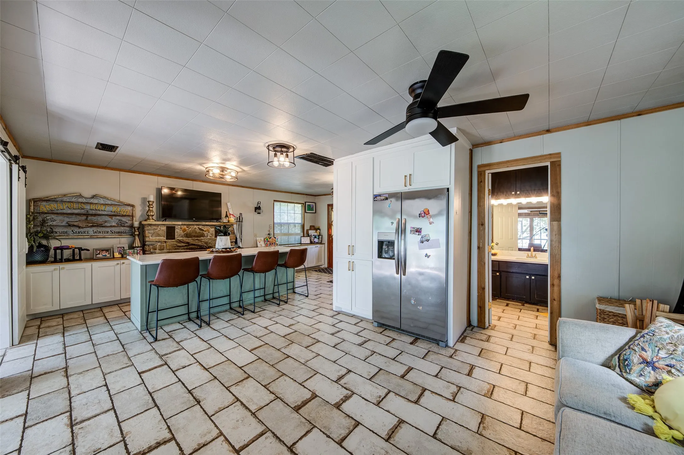 Single Family Residence For Rent in Wise County , 402 Aqua Way, Lake Bridgeport, Texas 76426, 2 Bedroom, 2 Bathroom, Garage spaces, 1,200 Sqft, built in 1995, mls#21396893, Real Estate Agent in Lake Bridgeport, Homes For Rent in Wise county, Homes For Rent in Lake Bridgeport, Realtor in Lake Bridgeport Texas, Real Estate Brokerage Independent Realty Texas, Luminita Cordes Realtor