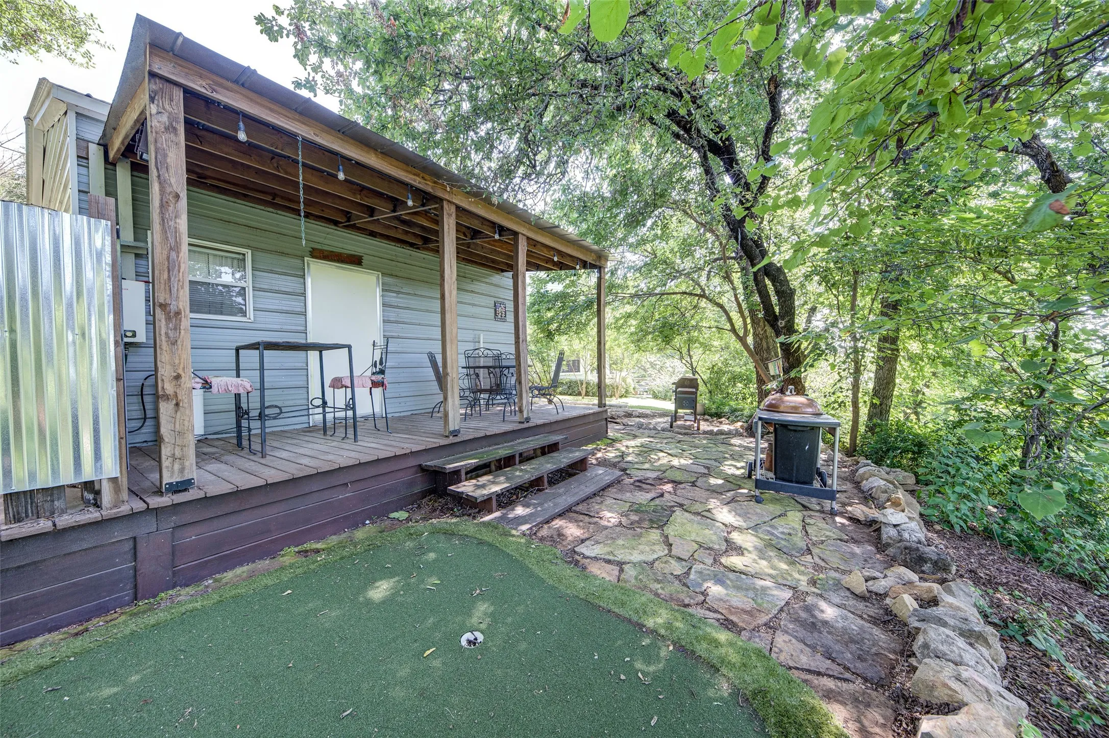 Single Family Residence For Rent in Wise County , 402 Aqua Way, Lake Bridgeport, Texas 76426, 2 Bedroom, 2 Bathroom, Garage spaces, 1,200 Sqft, built in 1995, mls#21396893, Real Estate Agent in Lake Bridgeport, Homes For Rent in Wise county, Homes For Rent in Lake Bridgeport, Realtor in Lake Bridgeport Texas, Real Estate Brokerage Independent Realty Texas, Luminita Cordes Realtor