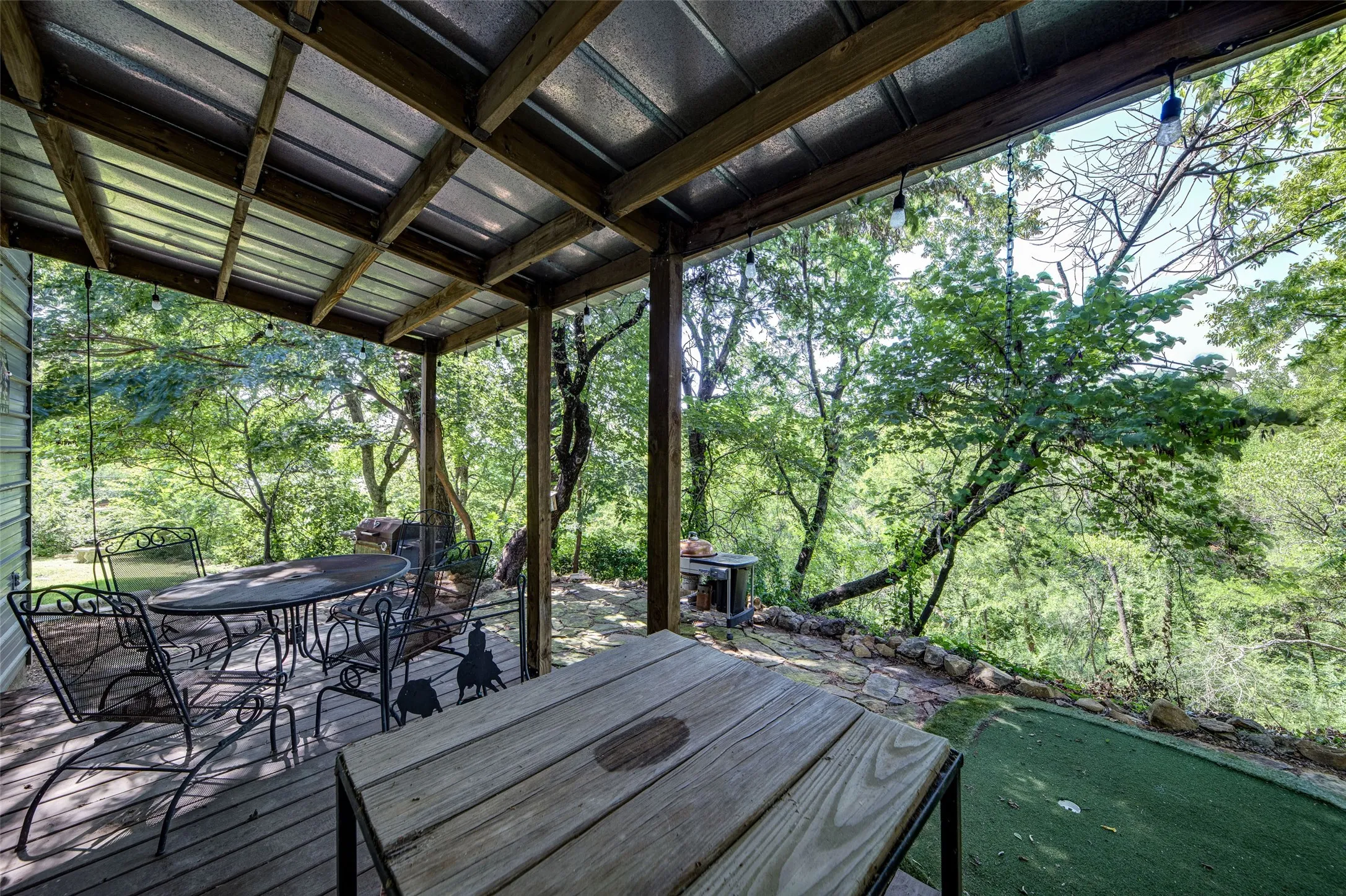 Single Family Residence For Rent in Wise County , 402 Aqua Way, Lake Bridgeport, Texas 76426, 2 Bedroom, 2 Bathroom, Garage spaces, 1,200 Sqft, built in 1995, mls#21396893, Real Estate Agent in Lake Bridgeport, Homes For Rent in Wise county, Homes For Rent in Lake Bridgeport, Realtor in Lake Bridgeport Texas, Real Estate Brokerage Independent Realty Texas, Luminita Cordes Realtor