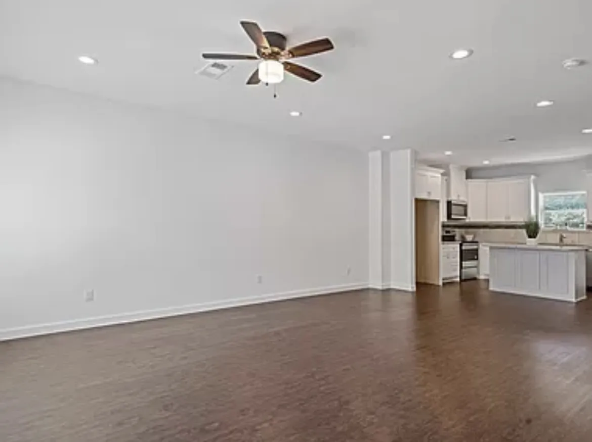 Townhouse For Rent in Dallas County , 4703 Columbia Avenue 104, Dallas, Texas 75226, 2 Bedroom, 3 Bathroom, 2 Garage spaces, 1,644 Sqft, built in 2018, mls#21396897, Real Estate Agent in Dallas, Homes For Rent in Dallas county, Homes For Rent in Dallas, Realtor in Dallas Texas, Real Estate Brokerage Independent Realty Texas, Luminita Cordes Realtor