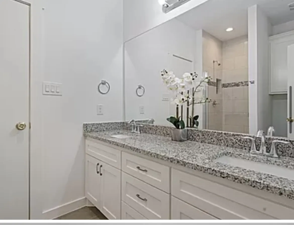 Townhouse For Rent in Dallas County , 4703 Columbia Avenue 104, Dallas, Texas 75226, 2 Bedroom, 3 Bathroom, 2 Garage spaces, 1,644 Sqft, built in 2018, mls#21396897, Real Estate Agent in Dallas, Homes For Rent in Dallas county, Homes For Rent in Dallas, Realtor in Dallas Texas, Real Estate Brokerage Independent Realty Texas, Luminita Cordes Realtor