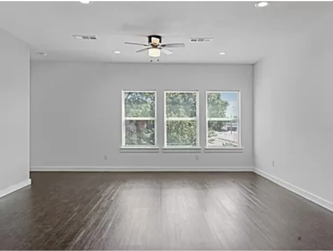 Townhouse For Rent in Dallas County , 4703 Columbia Avenue 104, Dallas, Texas 75226, 2 Bedroom, 3 Bathroom, 2 Garage spaces, 1,644 Sqft, built in 2018, mls#21396897, Real Estate Agent in Dallas, Homes For Rent in Dallas county, Homes For Rent in Dallas, Realtor in Dallas Texas, Real Estate Brokerage Independent Realty Texas, Luminita Cordes Realtor
