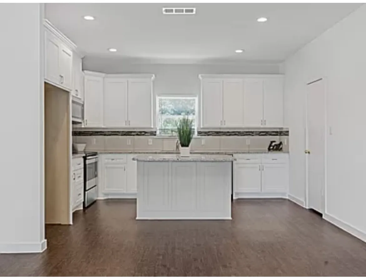 Townhouse For Rent in Dallas County , 4703 Columbia Avenue 104, Dallas, Texas 75226, 2 Bedroom, 3 Bathroom, 2 Garage spaces, 1,644 Sqft, built in 2018, mls#21396897, Real Estate Agent in Dallas, Homes For Rent in Dallas county, Homes For Rent in Dallas, Realtor in Dallas Texas, Real Estate Brokerage Independent Realty Texas, Luminita Cordes Realtor