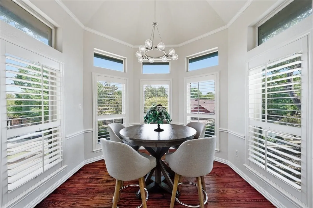 Single Family Residence For Sale in Tarrant County , 3908 Woodstock Drive, Colleyville, Texas 76034, 4 Bedroom, 3 Bathroom, 2 Garage spaces, 3,217 Sqft, built in 1985, mls#21395531, Real Estate Agent in Colleyville, Homes For Sale in Tarrant county, Homes For Sale in Colleyville, Realtor in Colleyville Texas, Real Estate Brokerage Independent Realty Texas, Luminita Cordes Realtor