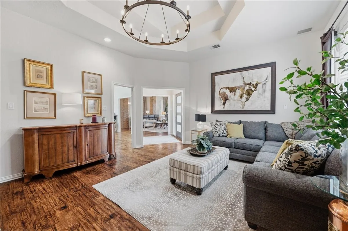 Single Family Residence For Sale in Tarrant County , 3908 Woodstock Drive, Colleyville, Texas 76034, 4 Bedroom, 3 Bathroom, 2 Garage spaces, 3,217 Sqft, built in 1985, mls#21395531, Real Estate Agent in Colleyville, Homes For Sale in Tarrant county, Homes For Sale in Colleyville, Realtor in Colleyville Texas, Real Estate Brokerage Independent Realty Texas, Luminita Cordes Realtor