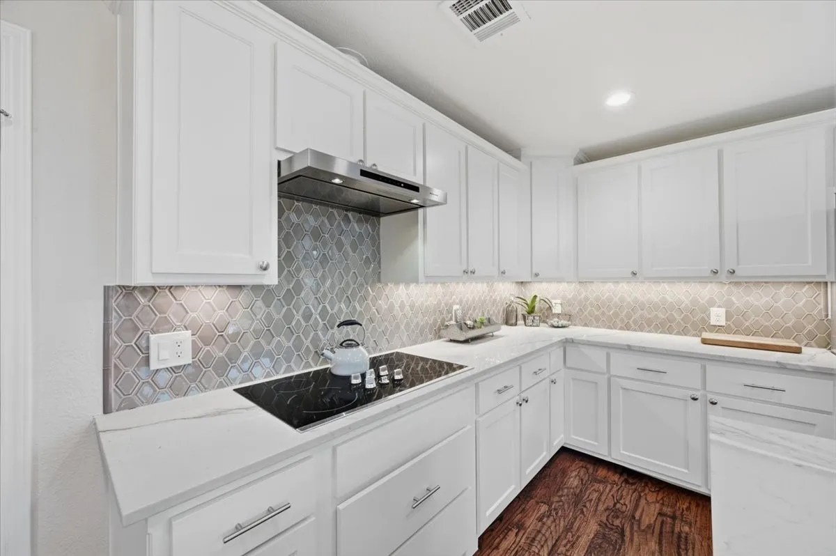 Single Family Residence For Sale in Tarrant County , 3908 Woodstock Drive, Colleyville, Texas 76034, 4 Bedroom, 3 Bathroom, 2 Garage spaces, 3,217 Sqft, built in 1985, mls#21395531, Real Estate Agent in Colleyville, Homes For Sale in Tarrant county, Homes For Sale in Colleyville, Realtor in Colleyville Texas, Real Estate Brokerage Independent Realty Texas, Luminita Cordes Realtor