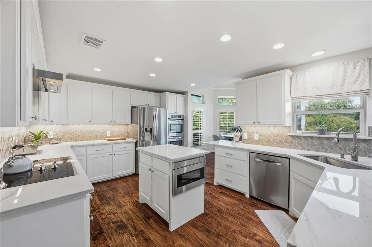 Single Family Residence For Sale in Tarrant County , 3908 Woodstock Drive, Colleyville, Texas 76034, 4 Bedroom, 3 Bathroom, 2 Garage spaces, 3,217 Sqft, built in 1985, mls#21395531, Real Estate Agent in Colleyville, Homes For Sale in Tarrant county, Homes For Sale in Colleyville, Realtor in Colleyville Texas, Real Estate Brokerage Independent Realty Texas, Luminita Cordes Realtor