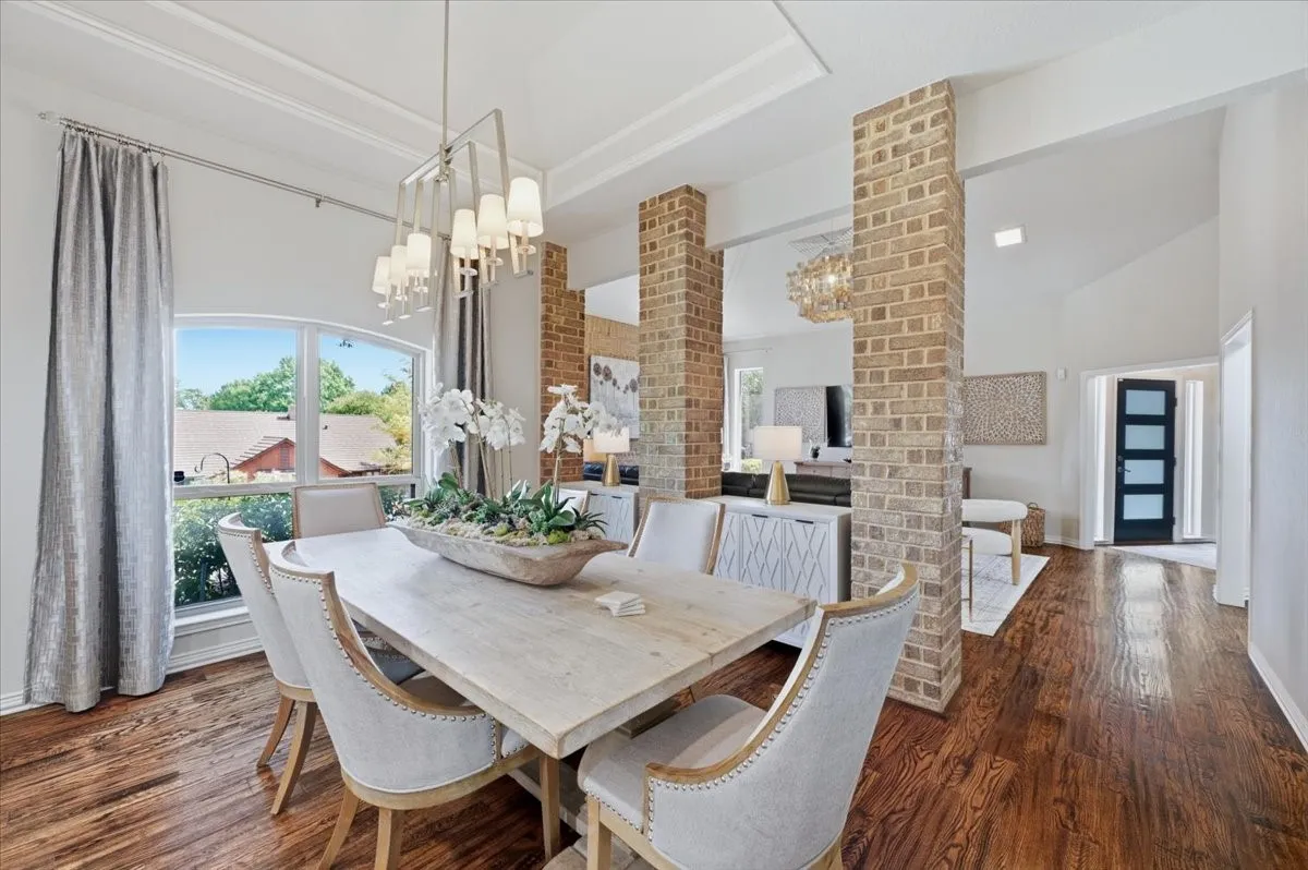 Single Family Residence For Sale in Tarrant County , 3908 Woodstock Drive, Colleyville, Texas 76034, 4 Bedroom, 3 Bathroom, 2 Garage spaces, 3,217 Sqft, built in 1985, mls#21395531, Real Estate Agent in Colleyville, Homes For Sale in Tarrant county, Homes For Sale in Colleyville, Realtor in Colleyville Texas, Real Estate Brokerage Independent Realty Texas, Luminita Cordes Realtor