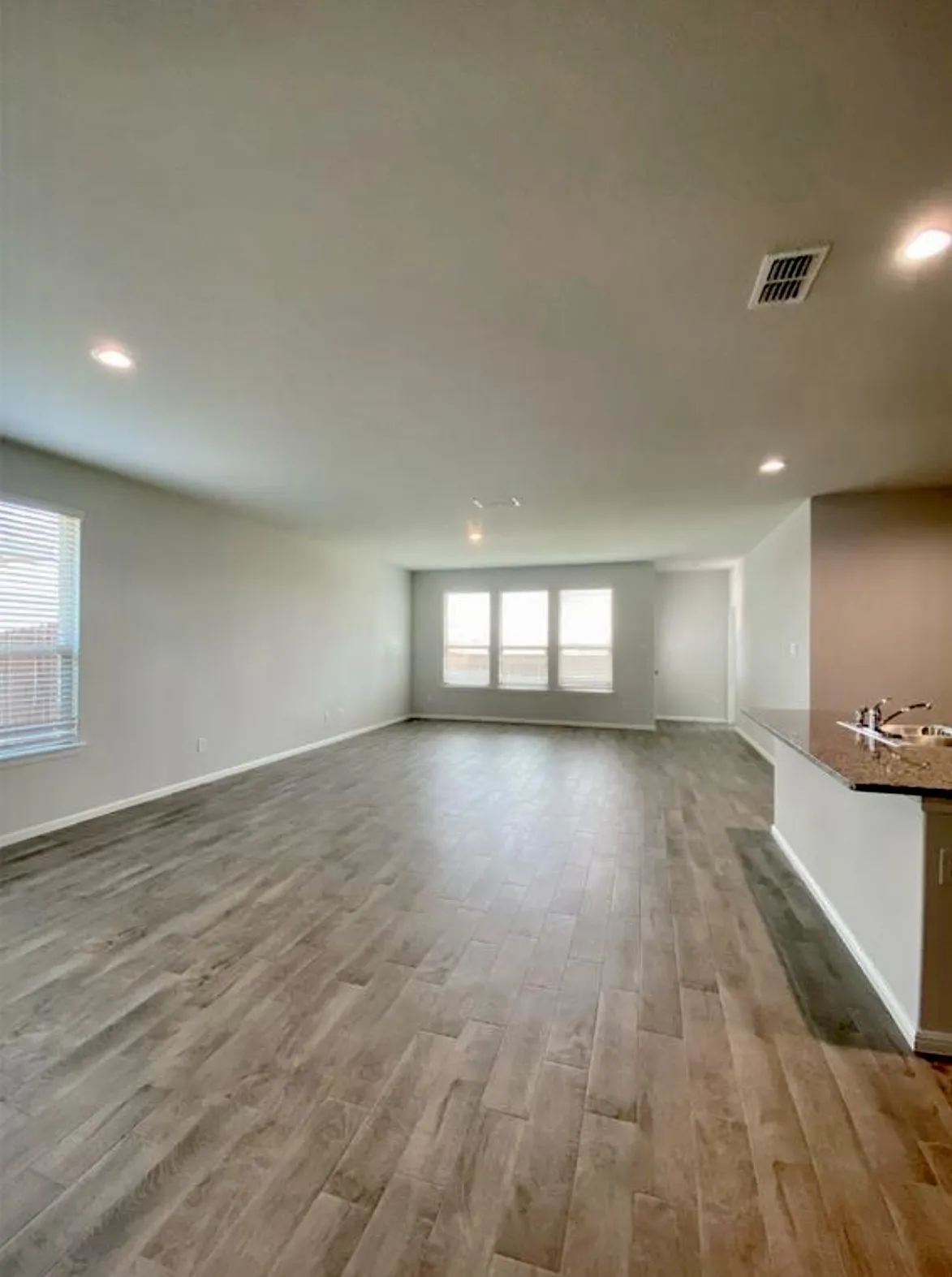 Single Family Residence For Rent in Tarrant County , 9717 Hickory Knob Drive, Fort Worth, Texas 76108, 5 Bedroom, 2 Bathroom, 2 Garage spaces, 2,133 Sqft, built in 2021, mls#21396898, Real Estate Agent in Fort Worth, Homes For Rent in Tarrant county, Homes For Rent in Fort Worth, Realtor in Fort Worth Texas, Real Estate Brokerage Independent Realty Texas, Luminita Cordes Realtor