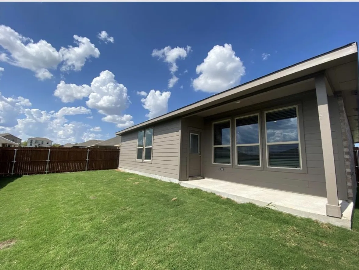 Single Family Residence For Rent in Tarrant County , 9717 Hickory Knob Drive, Fort Worth, Texas 76108, 5 Bedroom, 2 Bathroom, 2 Garage spaces, 2,133 Sqft, built in 2021, mls#21396898, Real Estate Agent in Fort Worth, Homes For Rent in Tarrant county, Homes For Rent in Fort Worth, Realtor in Fort Worth Texas, Real Estate Brokerage Independent Realty Texas, Luminita Cordes Realtor