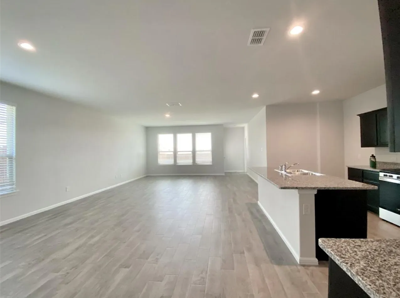 Single Family Residence For Rent in Tarrant County , 9717 Hickory Knob Drive, Fort Worth, Texas 76108, 5 Bedroom, 2 Bathroom, 2 Garage spaces, 2,133 Sqft, built in 2021, mls#21396898, Real Estate Agent in Fort Worth, Homes For Rent in Tarrant county, Homes For Rent in Fort Worth, Realtor in Fort Worth Texas, Real Estate Brokerage Independent Realty Texas, Luminita Cordes Realtor