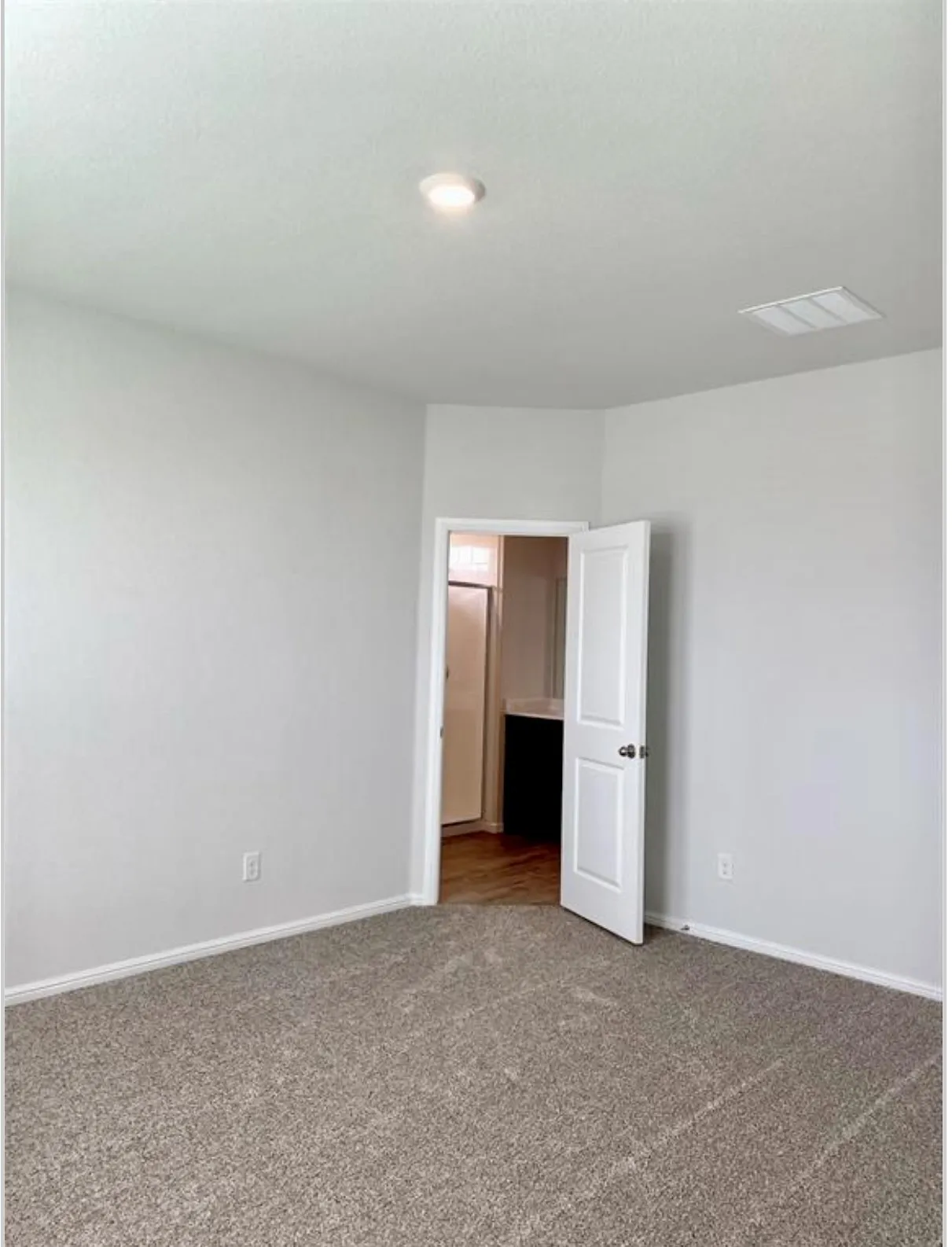 Single Family Residence For Rent in Tarrant County , 9717 Hickory Knob Drive, Fort Worth, Texas 76108, 5 Bedroom, 2 Bathroom, 2 Garage spaces, 2,133 Sqft, built in 2021, mls#21396898, Real Estate Agent in Fort Worth, Homes For Rent in Tarrant county, Homes For Rent in Fort Worth, Realtor in Fort Worth Texas, Real Estate Brokerage Independent Realty Texas, Luminita Cordes Realtor