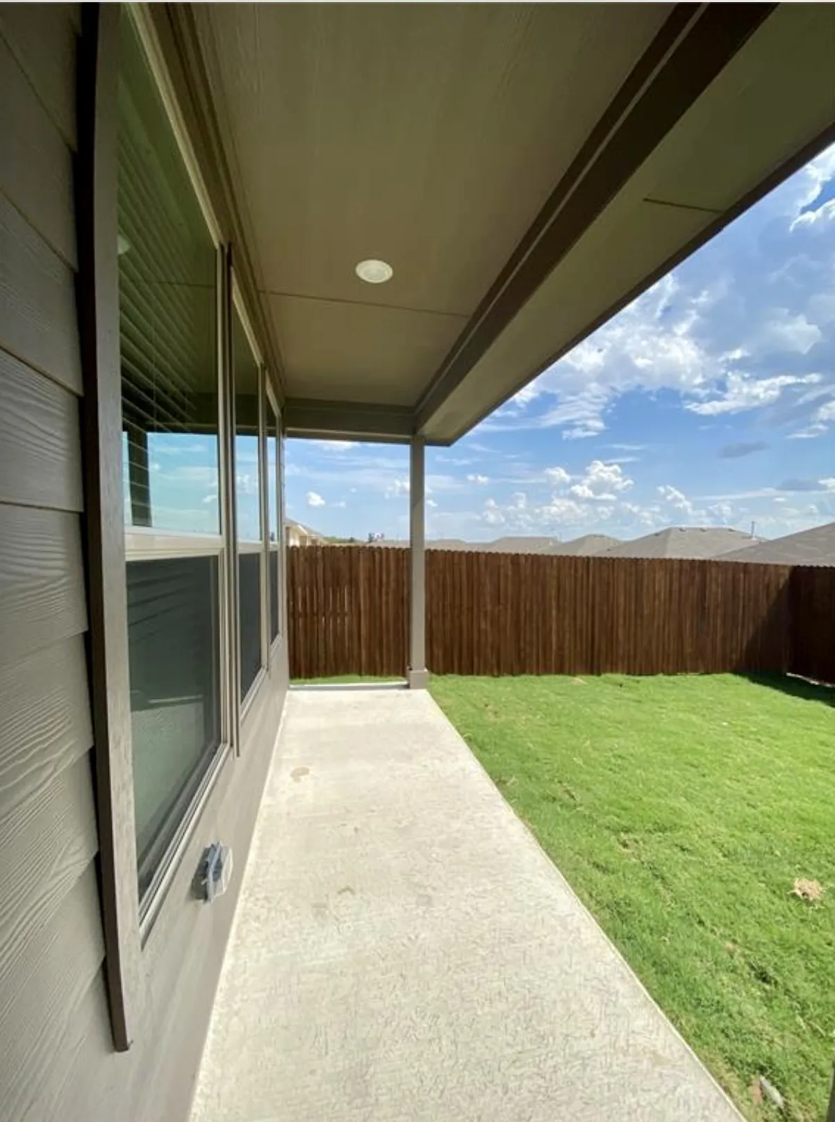 Single Family Residence For Rent in Tarrant County , 9717 Hickory Knob Drive, Fort Worth, Texas 76108, 5 Bedroom, 2 Bathroom, 2 Garage spaces, 2,133 Sqft, built in 2021, mls#21396898, Real Estate Agent in Fort Worth, Homes For Rent in Tarrant county, Homes For Rent in Fort Worth, Realtor in Fort Worth Texas, Real Estate Brokerage Independent Realty Texas, Luminita Cordes Realtor