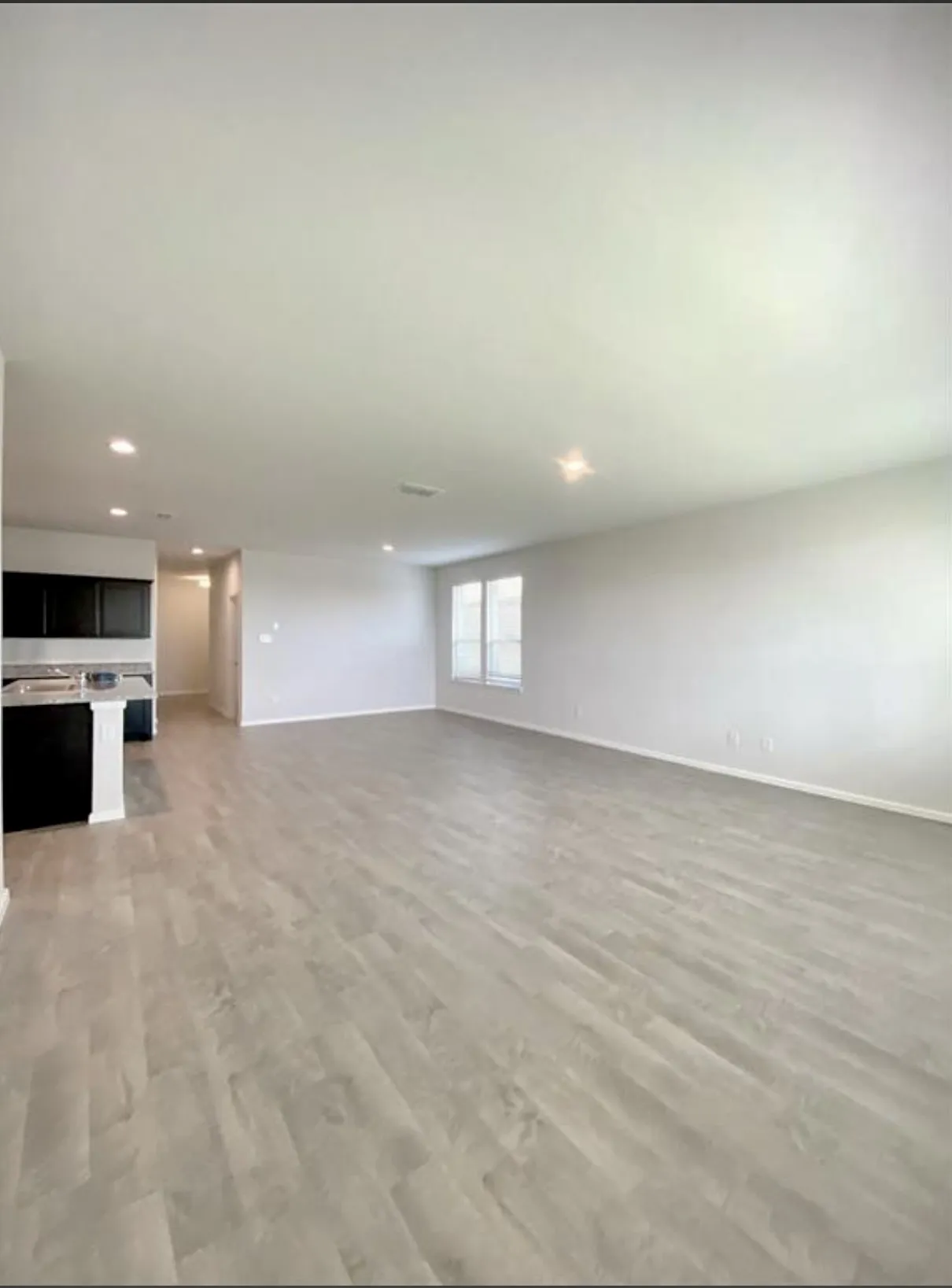 Single Family Residence For Rent in Tarrant County , 9717 Hickory Knob Drive, Fort Worth, Texas 76108, 5 Bedroom, 2 Bathroom, 2 Garage spaces, 2,133 Sqft, built in 2021, mls#21396898, Real Estate Agent in Fort Worth, Homes For Rent in Tarrant county, Homes For Rent in Fort Worth, Realtor in Fort Worth Texas, Real Estate Brokerage Independent Realty Texas, Luminita Cordes Realtor