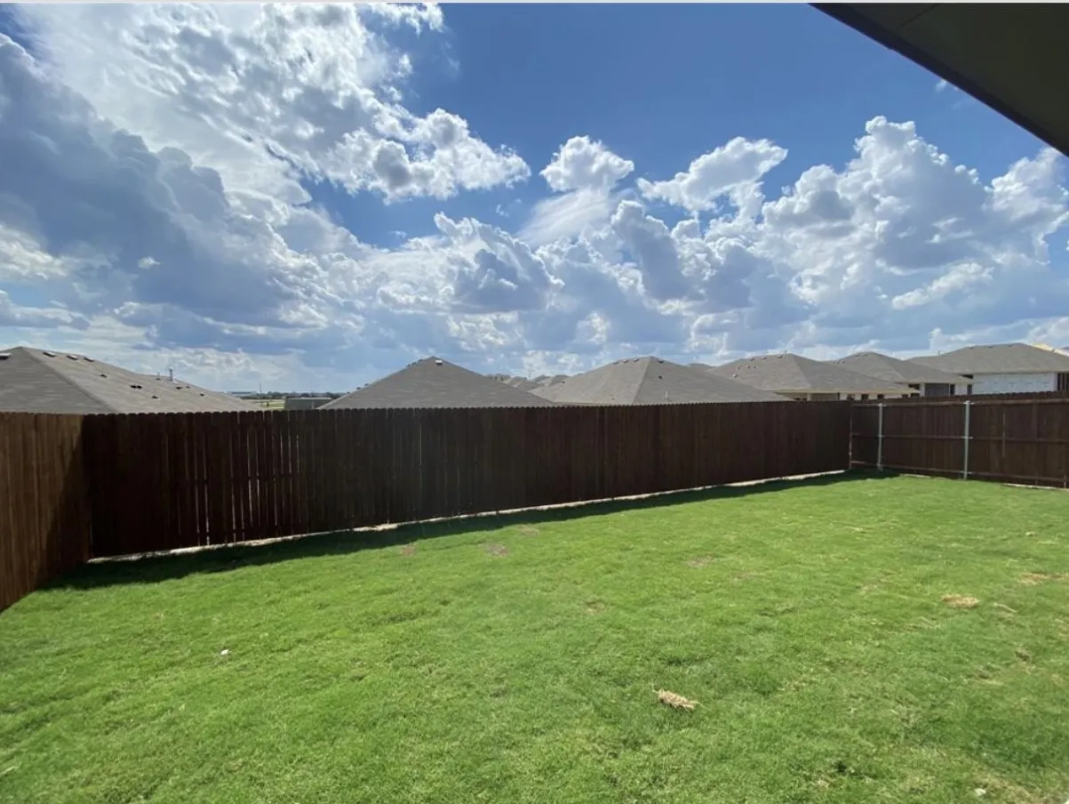 Single Family Residence For Rent in Tarrant County , 9717 Hickory Knob Drive, Fort Worth, Texas 76108, 5 Bedroom, 2 Bathroom, 2 Garage spaces, 2,133 Sqft, built in 2021, mls#21396898, Real Estate Agent in Fort Worth, Homes For Rent in Tarrant county, Homes For Rent in Fort Worth, Realtor in Fort Worth Texas, Real Estate Brokerage Independent Realty Texas, Luminita Cordes Realtor