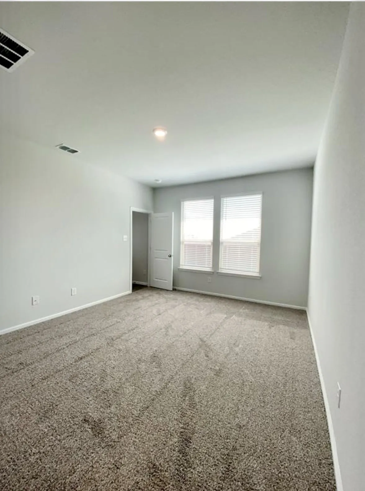 Single Family Residence For Rent in Tarrant County , 9717 Hickory Knob Drive, Fort Worth, Texas 76108, 5 Bedroom, 2 Bathroom, 2 Garage spaces, 2,133 Sqft, built in 2021, mls#21396898, Real Estate Agent in Fort Worth, Homes For Rent in Tarrant county, Homes For Rent in Fort Worth, Realtor in Fort Worth Texas, Real Estate Brokerage Independent Realty Texas, Luminita Cordes Realtor