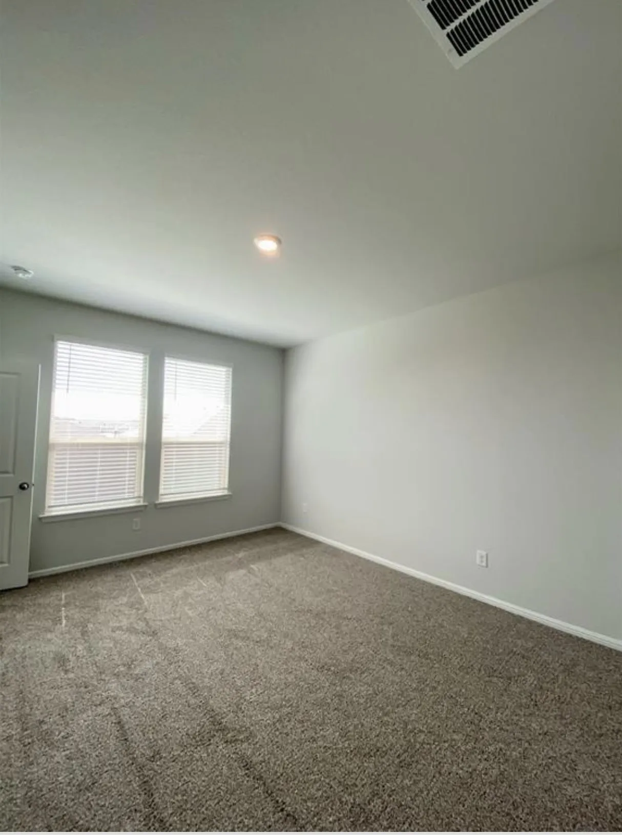 Single Family Residence For Rent in Tarrant County , 9717 Hickory Knob Drive, Fort Worth, Texas 76108, 5 Bedroom, 2 Bathroom, 2 Garage spaces, 2,133 Sqft, built in 2021, mls#21396898, Real Estate Agent in Fort Worth, Homes For Rent in Tarrant county, Homes For Rent in Fort Worth, Realtor in Fort Worth Texas, Real Estate Brokerage Independent Realty Texas, Luminita Cordes Realtor