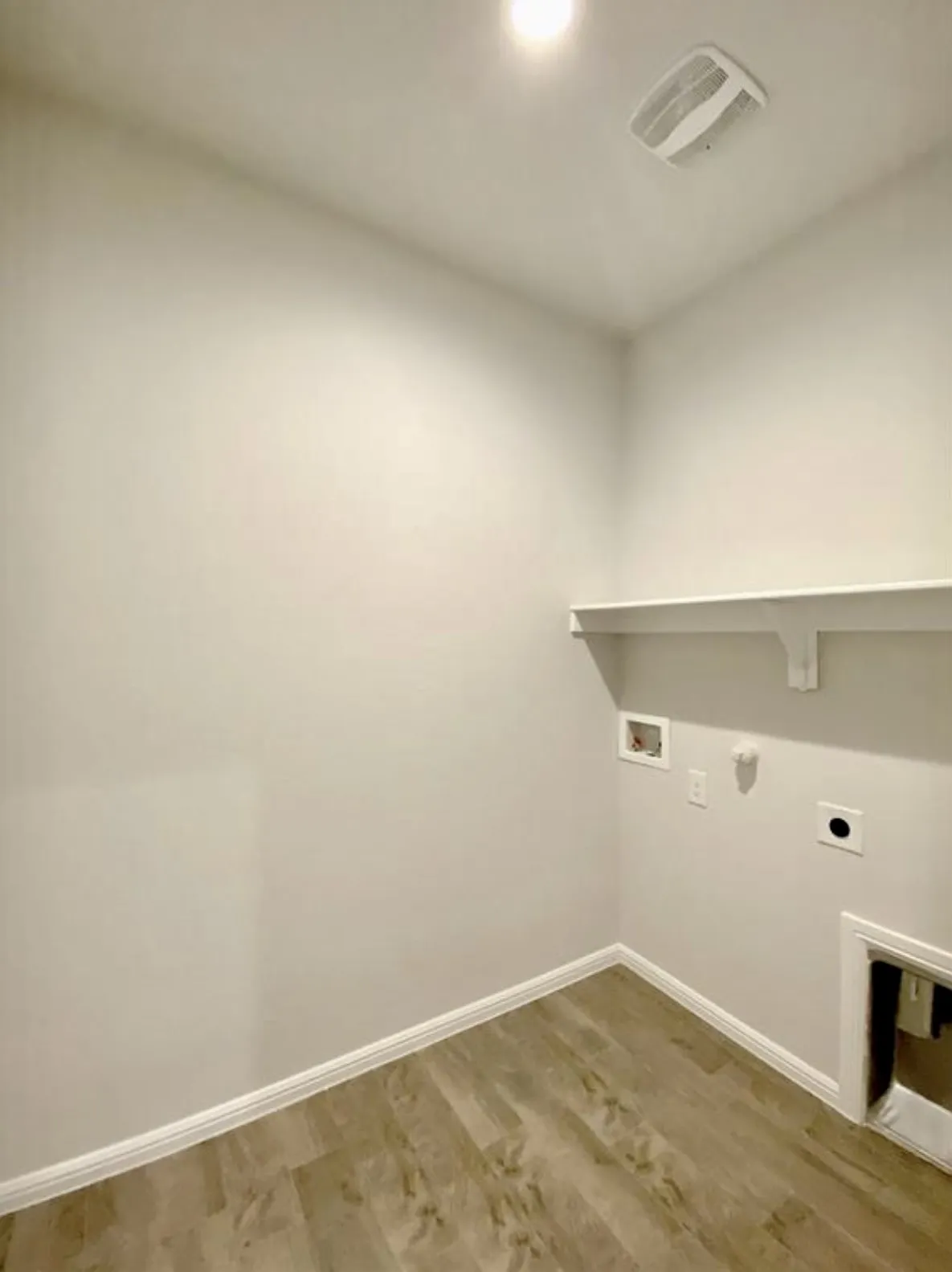 Single Family Residence For Rent in Tarrant County , 9717 Hickory Knob Drive, Fort Worth, Texas 76108, 5 Bedroom, 2 Bathroom, 2 Garage spaces, 2,133 Sqft, built in 2021, mls#21396898, Real Estate Agent in Fort Worth, Homes For Rent in Tarrant county, Homes For Rent in Fort Worth, Realtor in Fort Worth Texas, Real Estate Brokerage Independent Realty Texas, Luminita Cordes Realtor