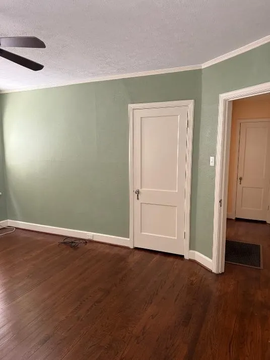 Duplex For Rent in Dallas County , 5450 Longview Street, Dallas, Texas 75206, 2 Bedroom, 1 Bathroom, Garage spaces, 3,096 Sqft, built in 1958, mls#21396903, Real Estate Agent in Dallas, Homes For Rent in Dallas county, Homes For Rent in Dallas, Realtor in Dallas Texas, Real Estate Brokerage Independent Realty Texas, Luminita Cordes Realtor