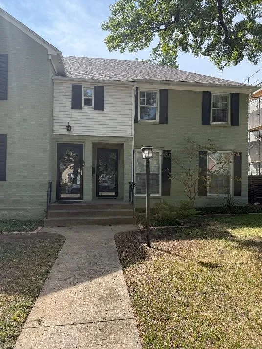 Duplex For Rent in Dallas County , 5450 Longview Street, Dallas, Texas 75206, 2 Bedroom, 1 Bathroom, Garage spaces, 3,096 Sqft, built in 1958, mls#21396903, Real Estate Agent in Dallas, Homes For Rent in Dallas county, Homes For Rent in Dallas, Realtor in Dallas Texas, Real Estate Brokerage Independent Realty Texas, Luminita Cordes Realtor