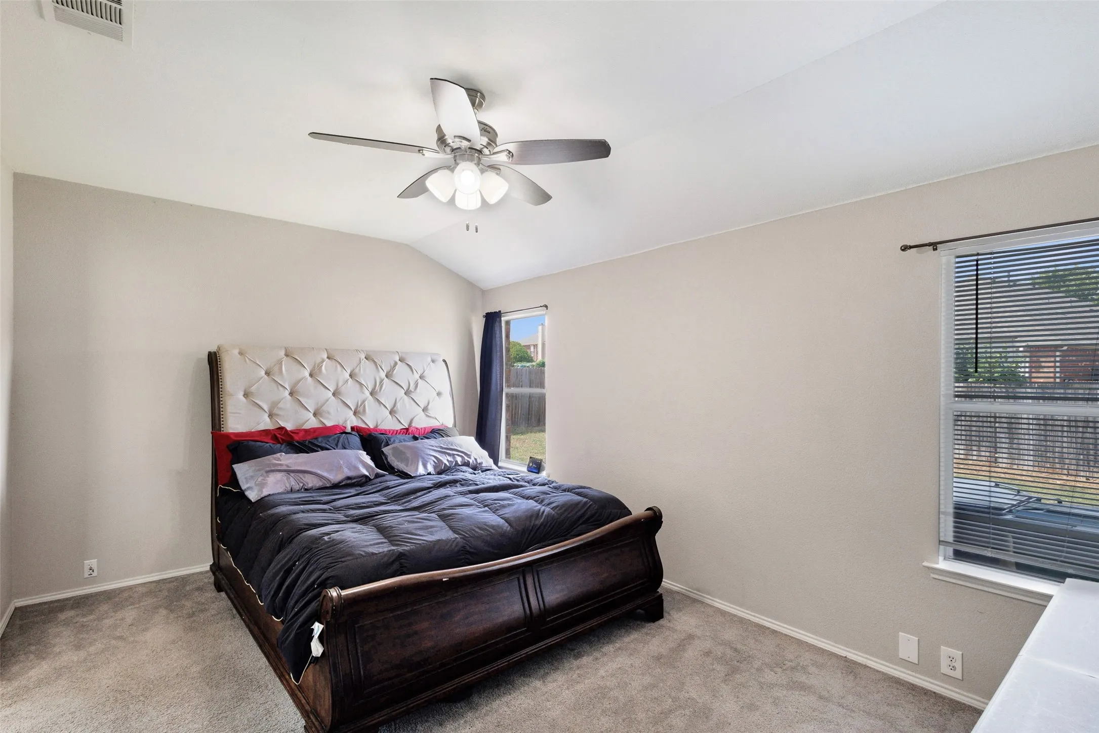 Single Family Residence For Sale in Tarrant County , 951 Zachary Drive, Arlington, Texas 76002, 4 Bedroom, 3 Bathroom, 2 Garage spaces, 2,360 Sqft, built in 2008, mls#21396614, Real Estate Agent in Arlington, Homes For Sale in Tarrant county, Homes For Sale in Arlington, Realtor in Arlington Texas, Real Estate Brokerage Independent Realty Texas, Luminita Cordes Realtor