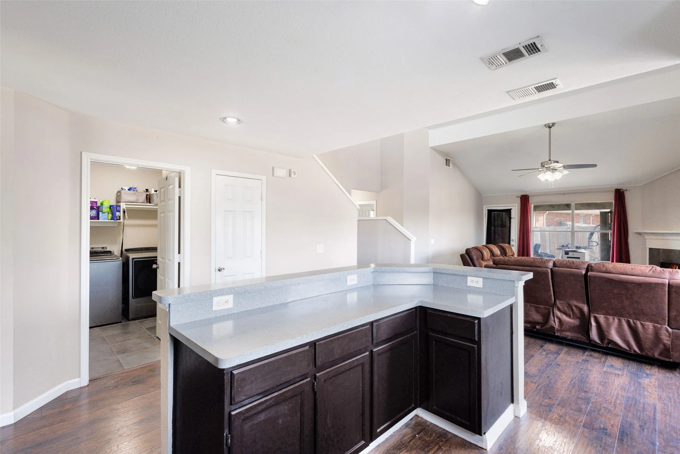 Single Family Residence For Sale in Tarrant County , 951 Zachary Drive, Arlington, Texas 76002, 4 Bedroom, 3 Bathroom, 2 Garage spaces, 2,360 Sqft, built in 2008, mls#21396614, Real Estate Agent in Arlington, Homes For Sale in Tarrant county, Homes For Sale in Arlington, Realtor in Arlington Texas, Real Estate Brokerage Independent Realty Texas, Luminita Cordes Realtor
