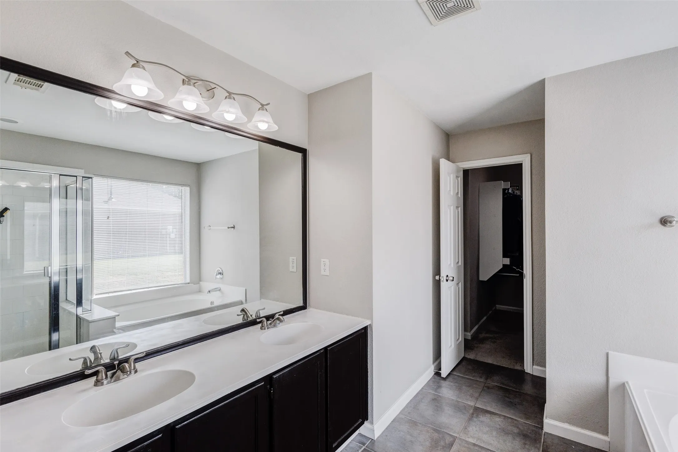 Single Family Residence For Sale in Tarrant County , 951 Zachary Drive, Arlington, Texas 76002, 4 Bedroom, 3 Bathroom, 2 Garage spaces, 2,360 Sqft, built in 2008, mls#21396614, Real Estate Agent in Arlington, Homes For Sale in Tarrant county, Homes For Sale in Arlington, Realtor in Arlington Texas, Real Estate Brokerage Independent Realty Texas, Luminita Cordes Realtor