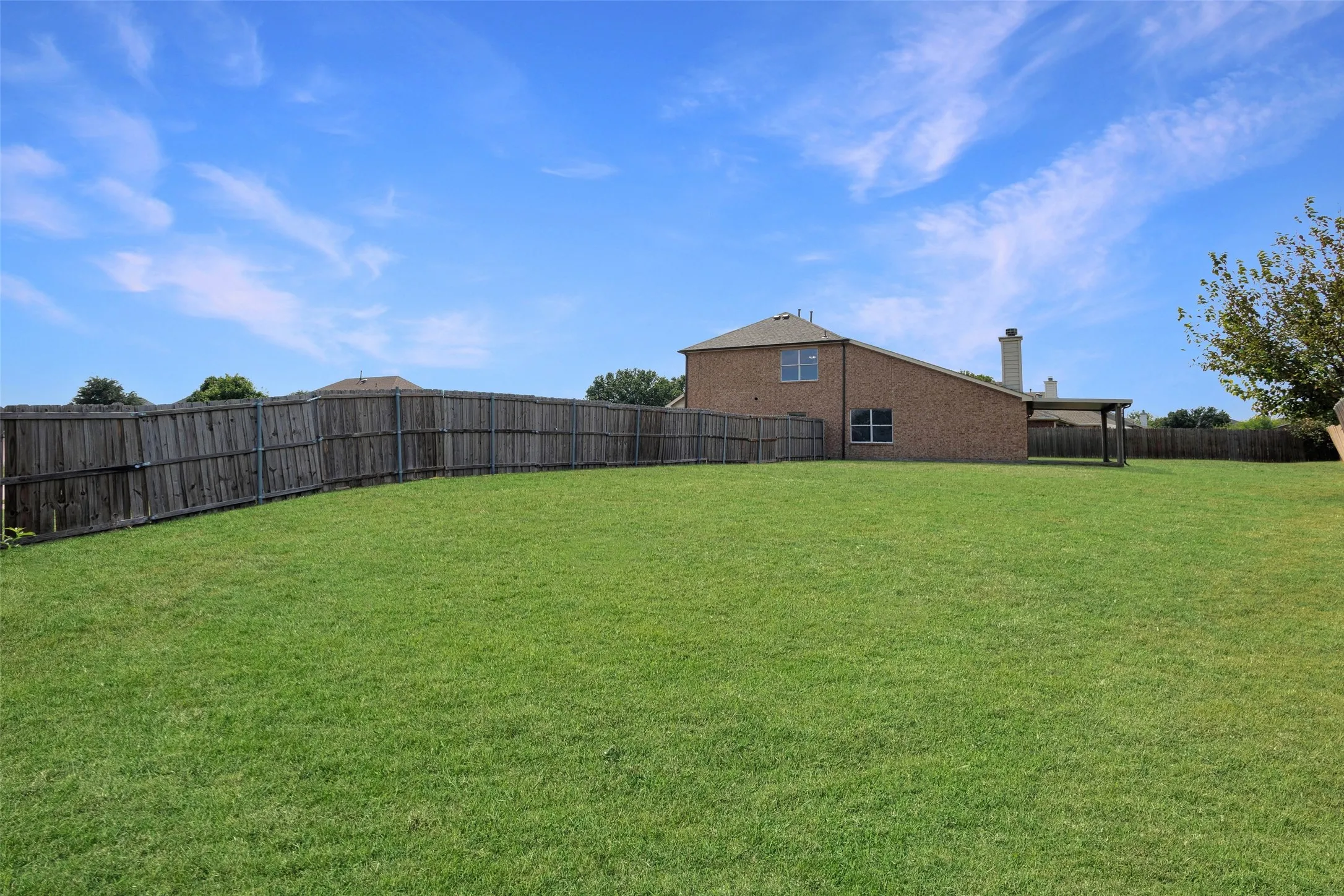 Single Family Residence For Sale in Tarrant County , 951 Zachary Drive, Arlington, Texas 76002, 4 Bedroom, 3 Bathroom, 2 Garage spaces, 2,360 Sqft, built in 2008, mls#21396614, Real Estate Agent in Arlington, Homes For Sale in Tarrant county, Homes For Sale in Arlington, Realtor in Arlington Texas, Real Estate Brokerage Independent Realty Texas, Luminita Cordes Realtor