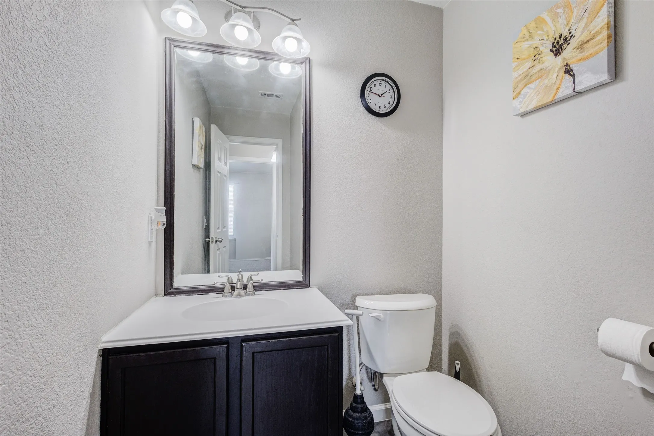 Single Family Residence For Sale in Tarrant County , 951 Zachary Drive, Arlington, Texas 76002, 4 Bedroom, 3 Bathroom, 2 Garage spaces, 2,360 Sqft, built in 2008, mls#21396614, Real Estate Agent in Arlington, Homes For Sale in Tarrant county, Homes For Sale in Arlington, Realtor in Arlington Texas, Real Estate Brokerage Independent Realty Texas, Luminita Cordes Realtor