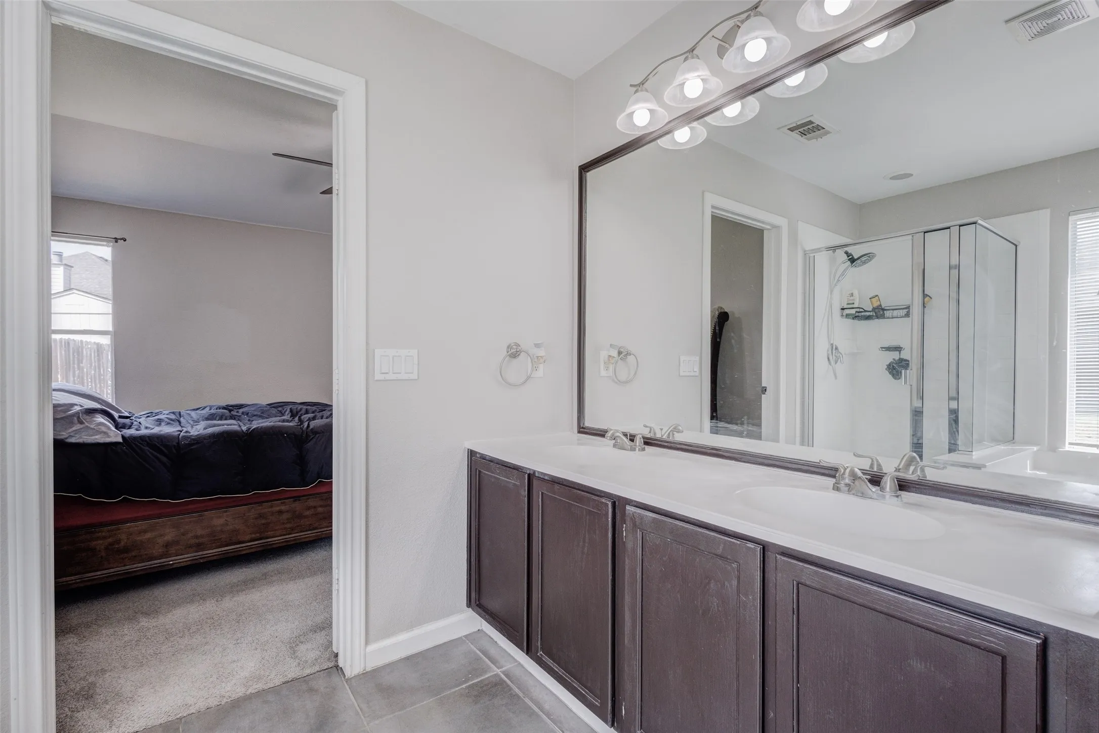 Single Family Residence For Sale in Tarrant County , 951 Zachary Drive, Arlington, Texas 76002, 4 Bedroom, 3 Bathroom, 2 Garage spaces, 2,360 Sqft, built in 2008, mls#21396614, Real Estate Agent in Arlington, Homes For Sale in Tarrant county, Homes For Sale in Arlington, Realtor in Arlington Texas, Real Estate Brokerage Independent Realty Texas, Luminita Cordes Realtor