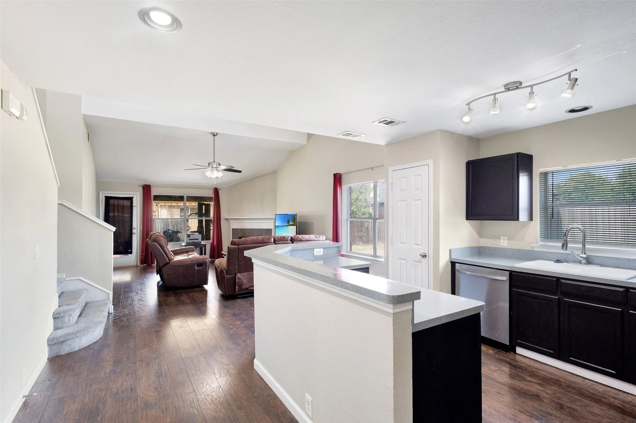 Single Family Residence For Sale in Tarrant County , 951 Zachary Drive, Arlington, Texas 76002, 4 Bedroom, 3 Bathroom, 2 Garage spaces, 2,360 Sqft, built in 2008, mls#21396614, Real Estate Agent in Arlington, Homes For Sale in Tarrant county, Homes For Sale in Arlington, Realtor in Arlington Texas, Real Estate Brokerage Independent Realty Texas, Luminita Cordes Realtor