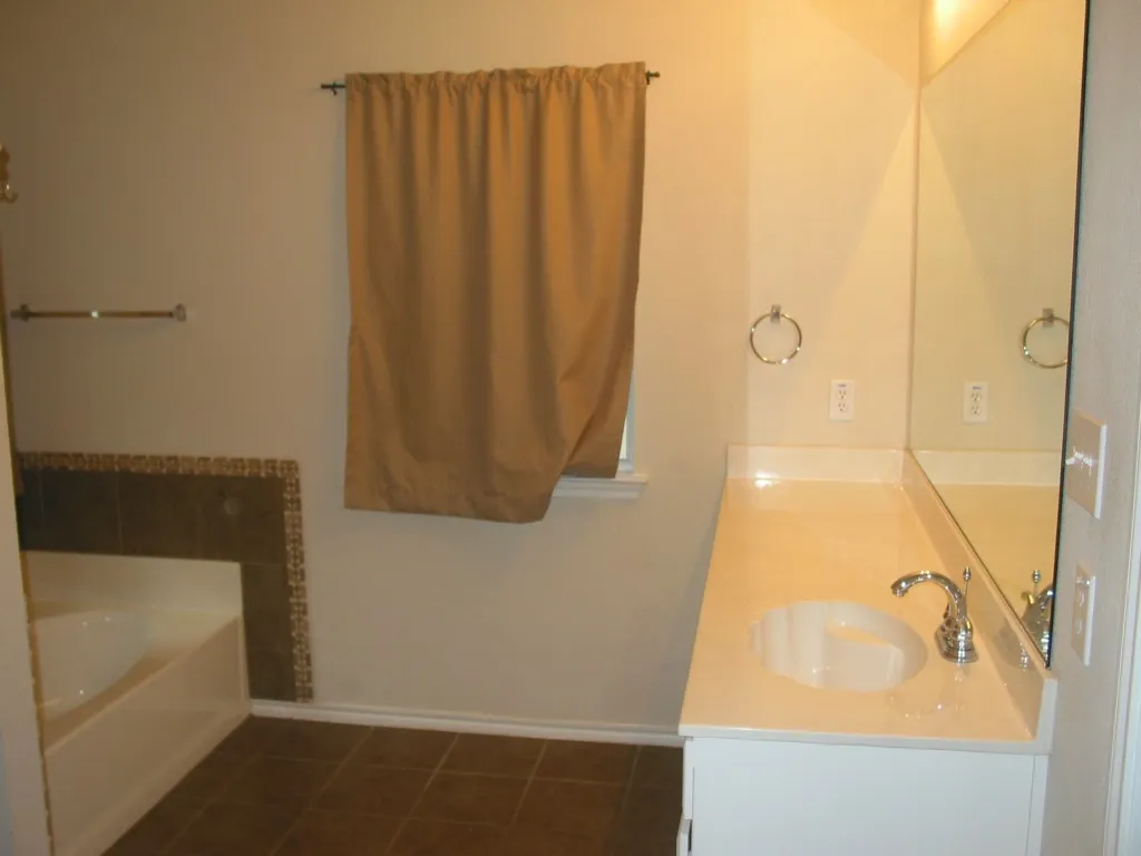Single Family Residence For Rent in Tarrant County , 14013 Firebush Lane, Fort Worth, Texas 76052, 3 Bedroom, 2 Bathroom, 2 Garage spaces, 1,520 Sqft, built in 2006, mls#21396906, Real Estate Agent in Fort Worth, Homes For Rent in Tarrant county, Homes For Rent in Fort Worth, Realtor in Fort Worth Texas, Real Estate Brokerage Independent Realty Texas, Luminita Cordes Realtor
