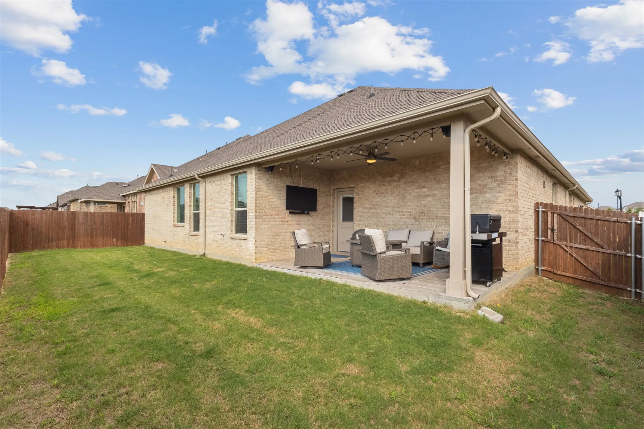 Single Family Residence For Sale in Ellis County , 3615 Orchard Street, Grand Prairie, Texas 76065, 4 Bedroom, 2 Bathroom, 3 Garage spaces, 2,285 Sqft, built in 2022, mls#21396588, Real Estate Agent in Grand Prairie, Homes For Sale in Ellis county, Homes For Sale in Grand Prairie, Realtor in Grand Prairie Texas, Real Estate Brokerage Independent Realty Texas, Luminita Cordes Realtor