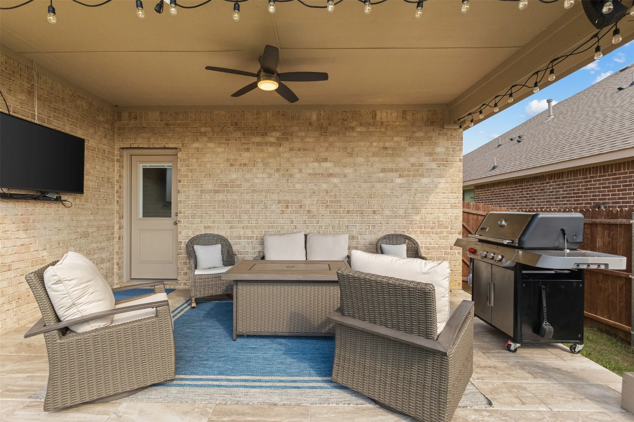 Single Family Residence For Sale in Ellis County , 3615 Orchard Street, Grand Prairie, Texas 76065, 4 Bedroom, 2 Bathroom, 3 Garage spaces, 2,285 Sqft, built in 2022, mls#21396588, Real Estate Agent in Grand Prairie, Homes For Sale in Ellis county, Homes For Sale in Grand Prairie, Realtor in Grand Prairie Texas, Real Estate Brokerage Independent Realty Texas, Luminita Cordes Realtor