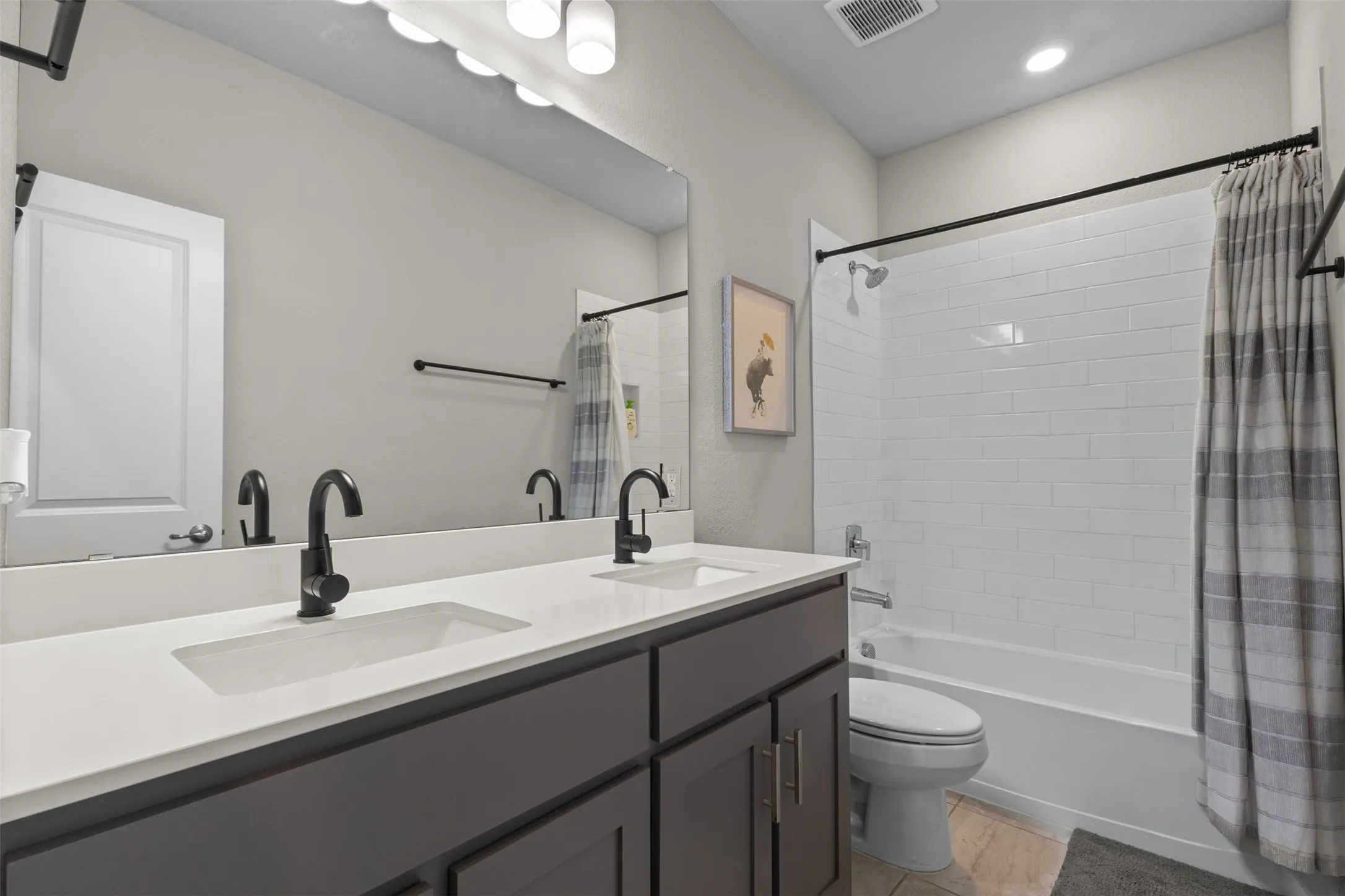Single Family Residence For Sale in Ellis County , 3615 Orchard Street, Grand Prairie, Texas 76065, 4 Bedroom, 2 Bathroom, 3 Garage spaces, 2,285 Sqft, built in 2022, mls#21396588, Real Estate Agent in Grand Prairie, Homes For Sale in Ellis county, Homes For Sale in Grand Prairie, Realtor in Grand Prairie Texas, Real Estate Brokerage Independent Realty Texas, Luminita Cordes Realtor