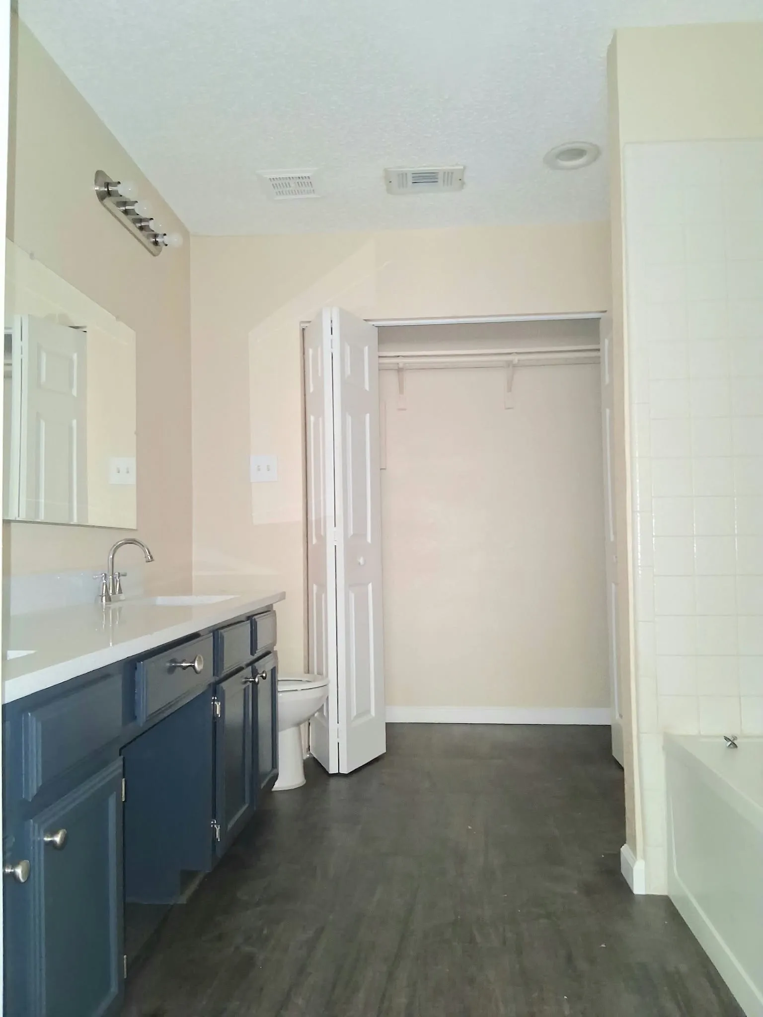 Single Family Residence For Rent in Dallas County , 3208 Poplar Springs Lane, Dallas, Texas 75227, 4 Bedroom, 2 Bathroom, Garage spaces, 1,378 Sqft, built in 1987, mls#21396910, Real Estate Agent in Dallas, Homes For Rent in Dallas county, Homes For Rent in Dallas, Realtor in Dallas Texas, Real Estate Brokerage Independent Realty Texas, Luminita Cordes Realtor