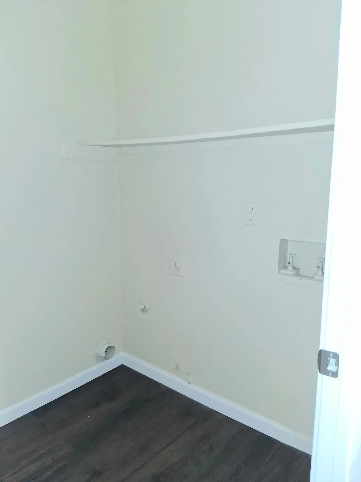 Single Family Residence For Rent in Dallas County , 3208 Poplar Springs Lane, Dallas, Texas 75227, 4 Bedroom, 2 Bathroom, Garage spaces, 1,378 Sqft, built in 1987, mls#21396910, Real Estate Agent in Dallas, Homes For Rent in Dallas county, Homes For Rent in Dallas, Realtor in Dallas Texas, Real Estate Brokerage Independent Realty Texas, Luminita Cordes Realtor