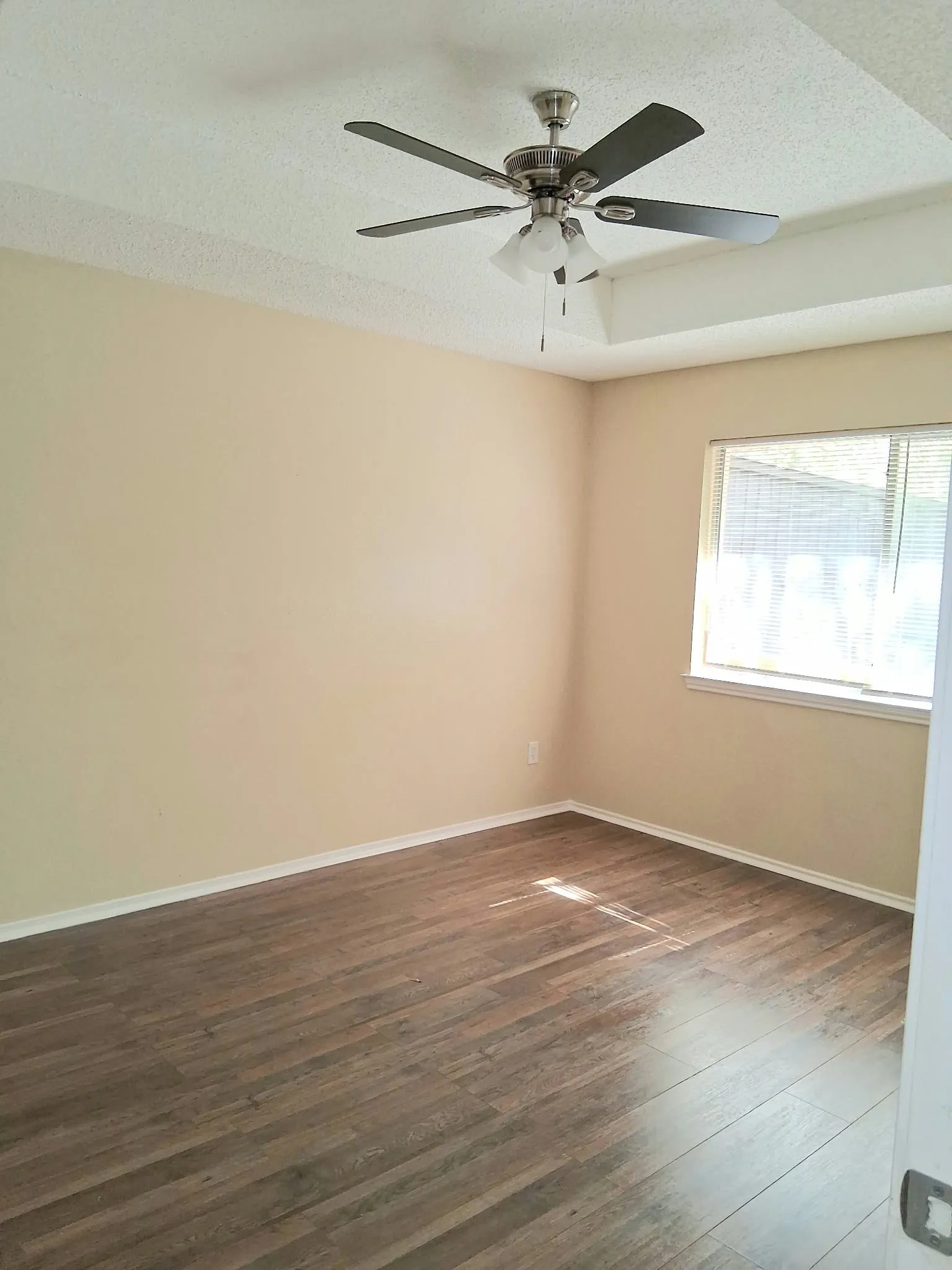 Single Family Residence For Rent in Dallas County , 3208 Poplar Springs Lane, Dallas, Texas 75227, 4 Bedroom, 2 Bathroom, Garage spaces, 1,378 Sqft, built in 1987, mls#21396910, Real Estate Agent in Dallas, Homes For Rent in Dallas county, Homes For Rent in Dallas, Realtor in Dallas Texas, Real Estate Brokerage Independent Realty Texas, Luminita Cordes Realtor
