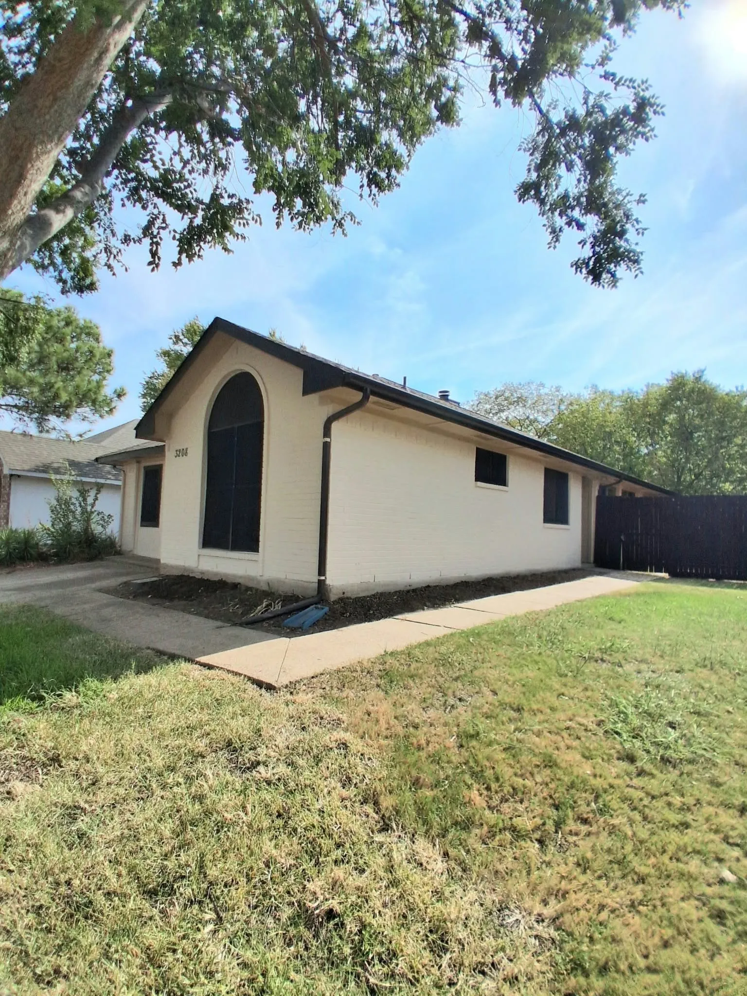 Single Family Residence For Rent in Dallas County , 3208 Poplar Springs Lane, Dallas, Texas 75227, 4 Bedroom, 2 Bathroom, Garage spaces, 1,378 Sqft, built in 1987, mls#21396910, Real Estate Agent in Dallas, Homes For Rent in Dallas county, Homes For Rent in Dallas, Realtor in Dallas Texas, Real Estate Brokerage Independent Realty Texas, Luminita Cordes Realtor