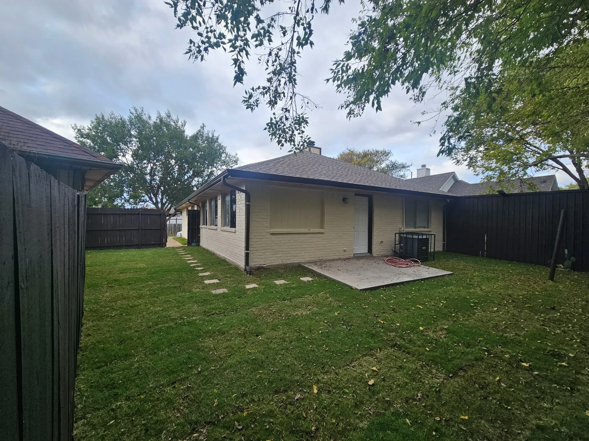 Single Family Residence For Rent in Dallas County , 3208 Poplar Springs Lane, Dallas, Texas 75227, 4 Bedroom, 2 Bathroom, Garage spaces, 1,378 Sqft, built in 1987, mls#21396910, Real Estate Agent in Dallas, Homes For Rent in Dallas county, Homes For Rent in Dallas, Realtor in Dallas Texas, Real Estate Brokerage Independent Realty Texas, Luminita Cordes Realtor
