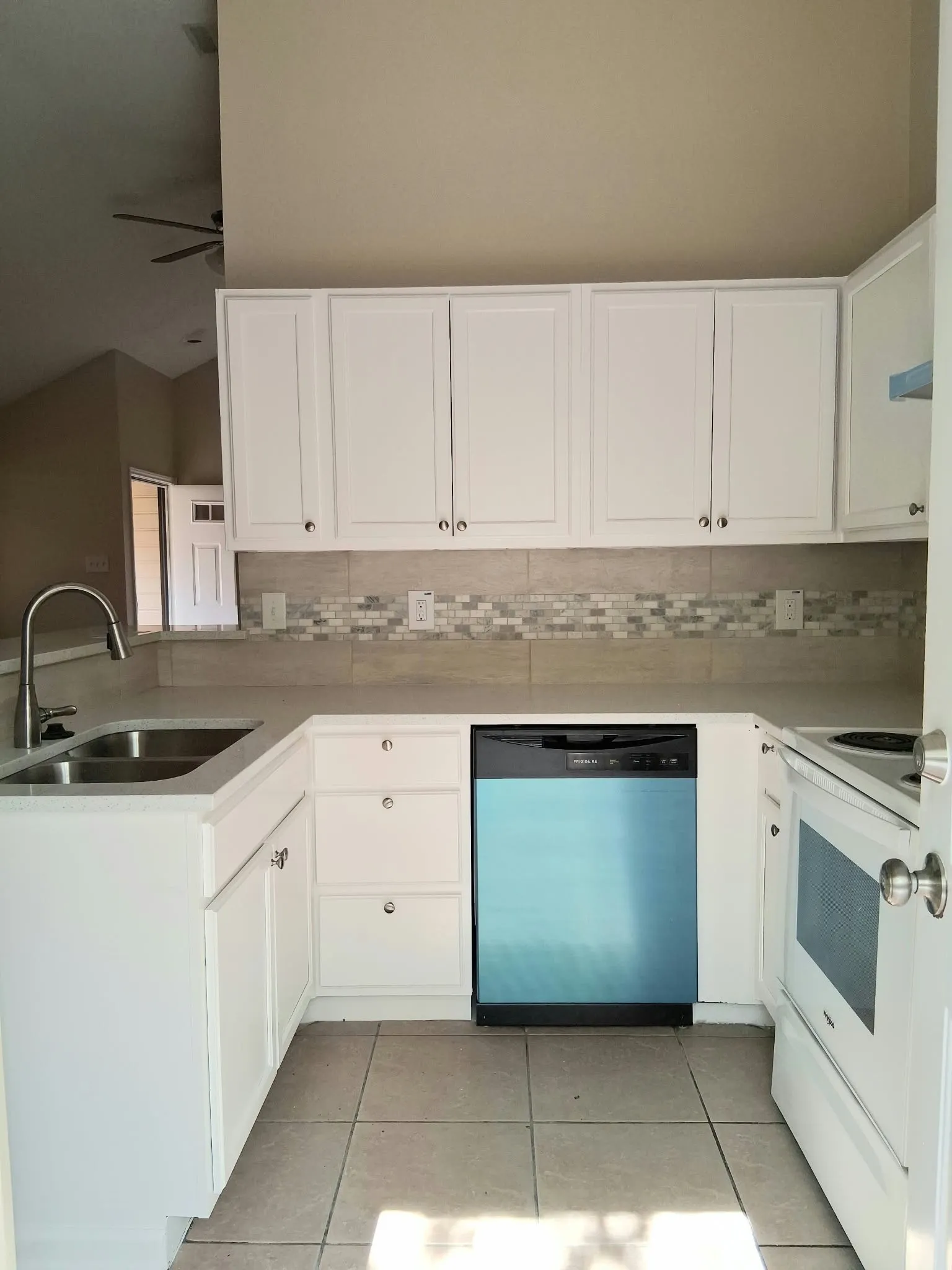 Single Family Residence For Rent in Dallas County , 3208 Poplar Springs Lane, Dallas, Texas 75227, 4 Bedroom, 2 Bathroom, Garage spaces, 1,378 Sqft, built in 1987, mls#21396910, Real Estate Agent in Dallas, Homes For Rent in Dallas county, Homes For Rent in Dallas, Realtor in Dallas Texas, Real Estate Brokerage Independent Realty Texas, Luminita Cordes Realtor